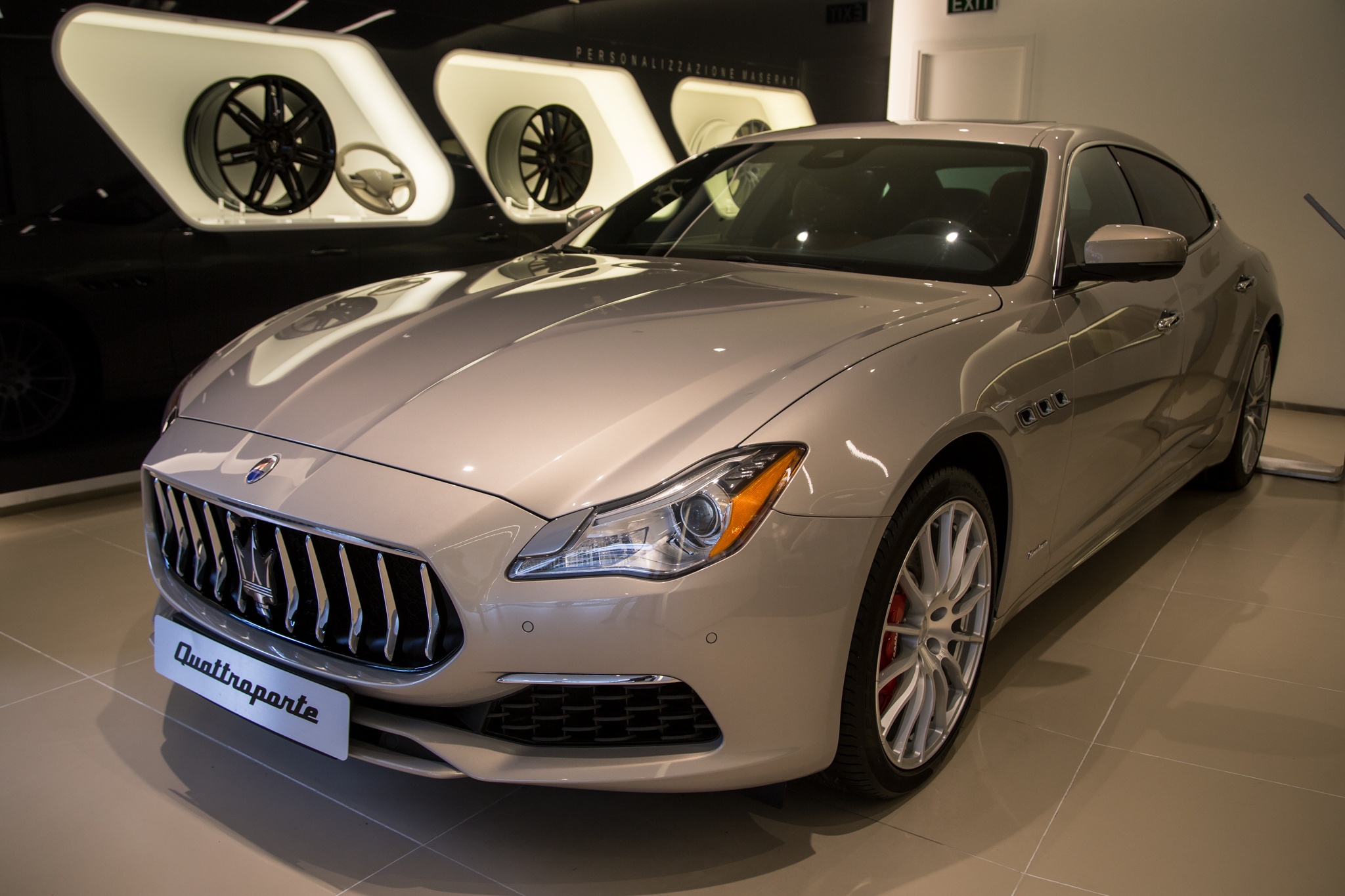Maserati Quattroporte GranLusso gia hon 8 ty tai Viet Nam hinh anh