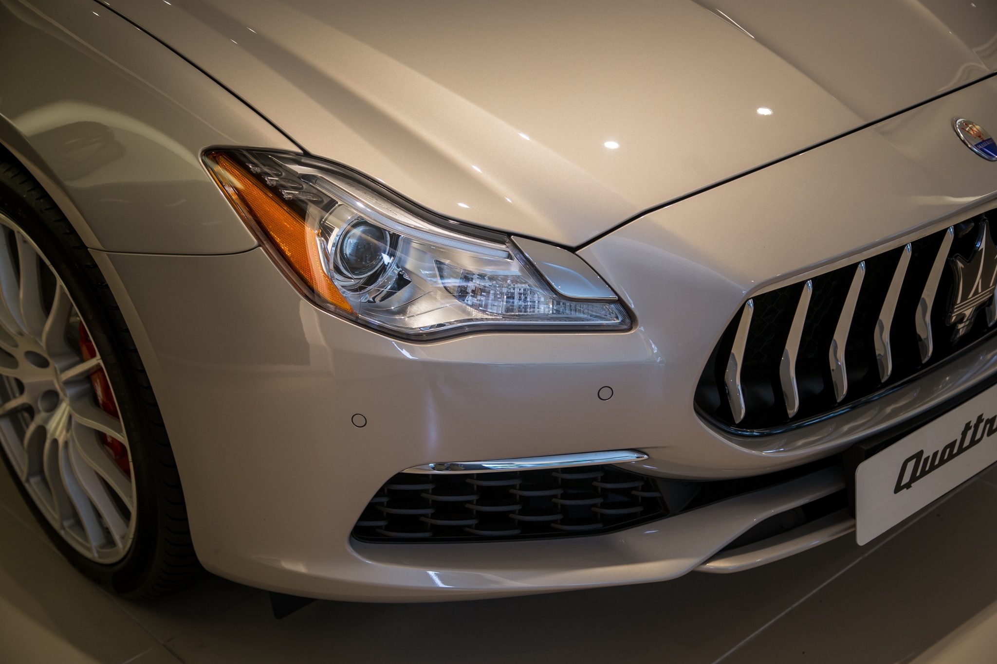 Maserati Quattroporte Gran Lusso ảnh 3 Maserati Quattroporte Gran Lusso anh 3