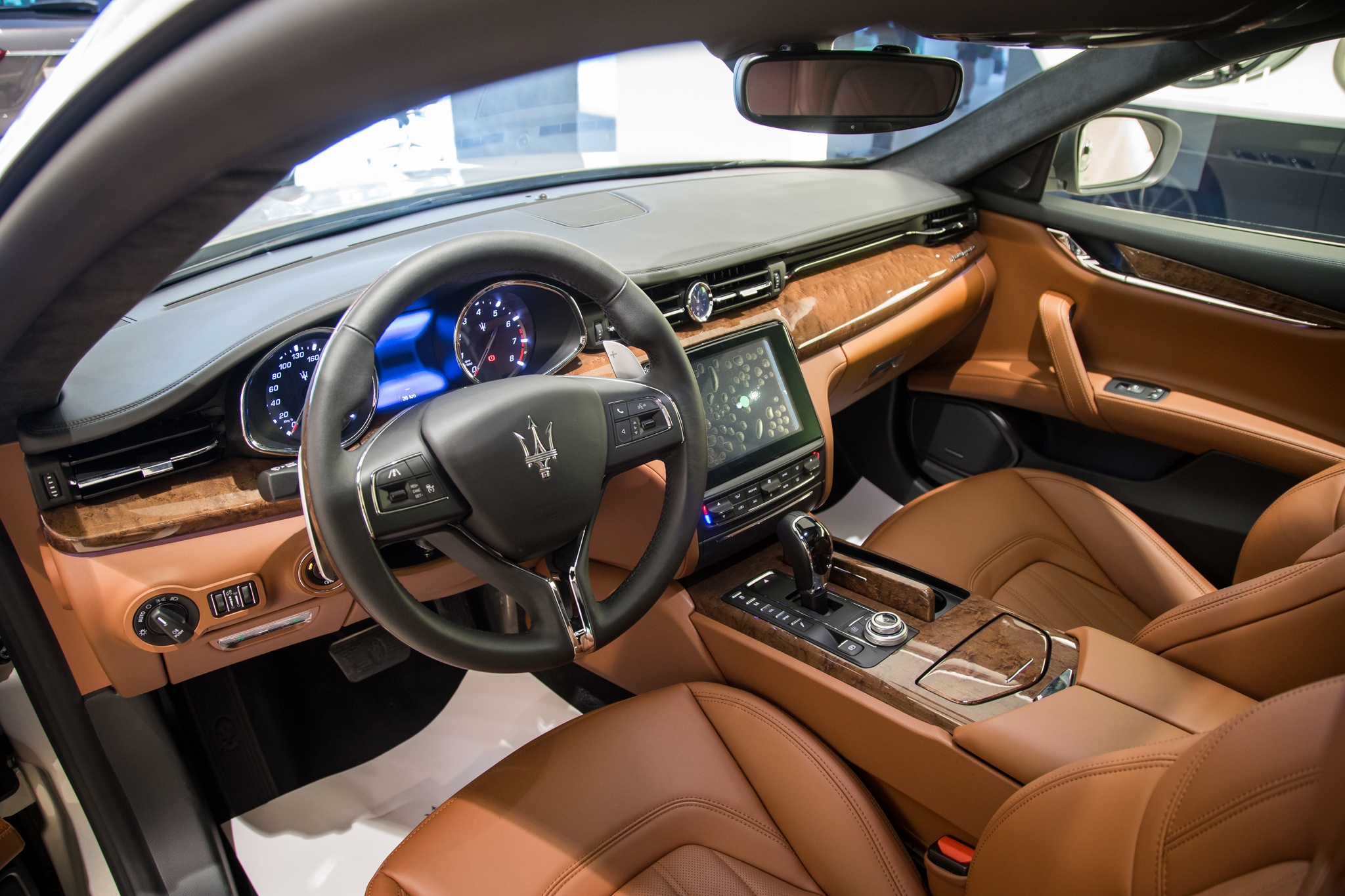 Maserati Quattroporte Gran Lusso ảnh 6 Maserati Quattroporte Gran Lusso anh 6
