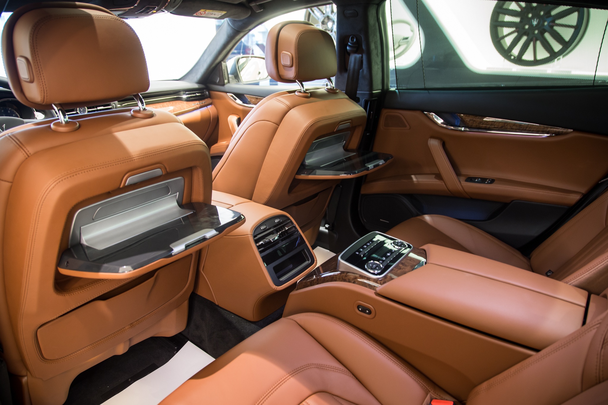 Maserati Quattroporte Gran Lusso ảnh 10 Maserati Quattroporte Gran Lusso anh 10