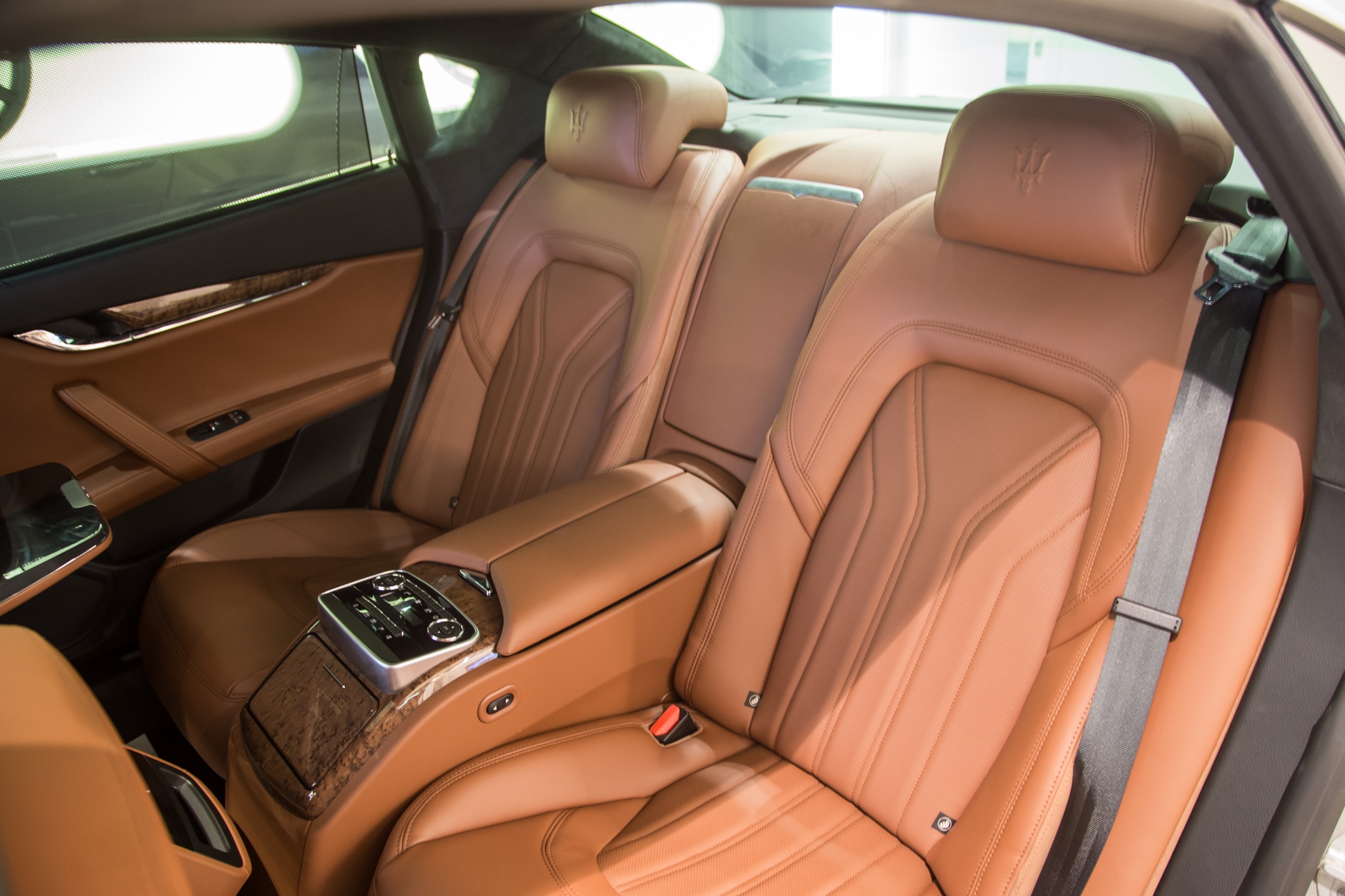 Maserati Quattroporte Gran Lusso ảnh 11 Maserati Quattroporte Gran Lusso anh 11