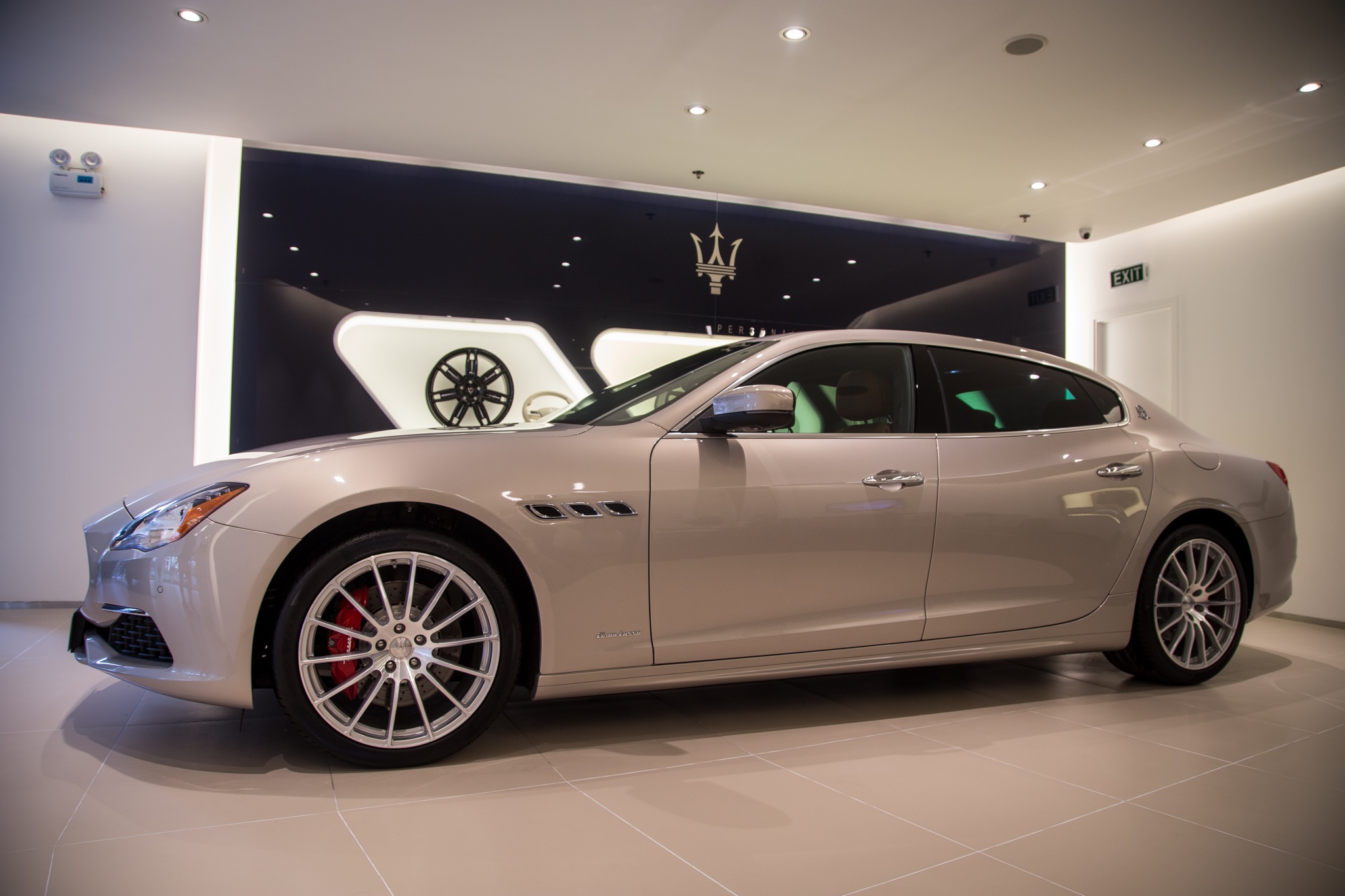 Maserati Quattroporte Gran Lusso ảnh 4 Maserati Quattroporte Gran Lusso anh 4