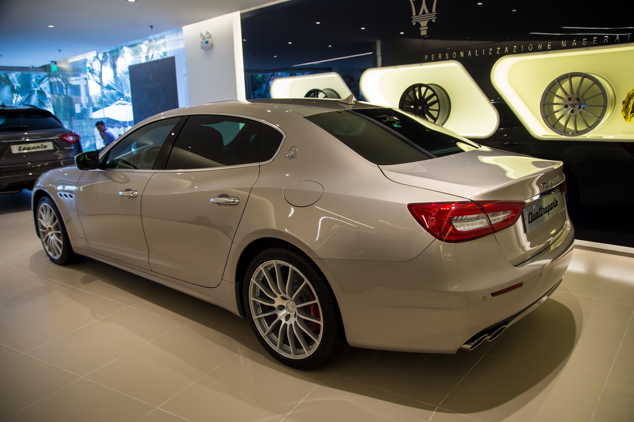 Maserati Quattroporte Gran Lusso ảnh 5 Maserati Quattroporte Gran Lusso anh 5