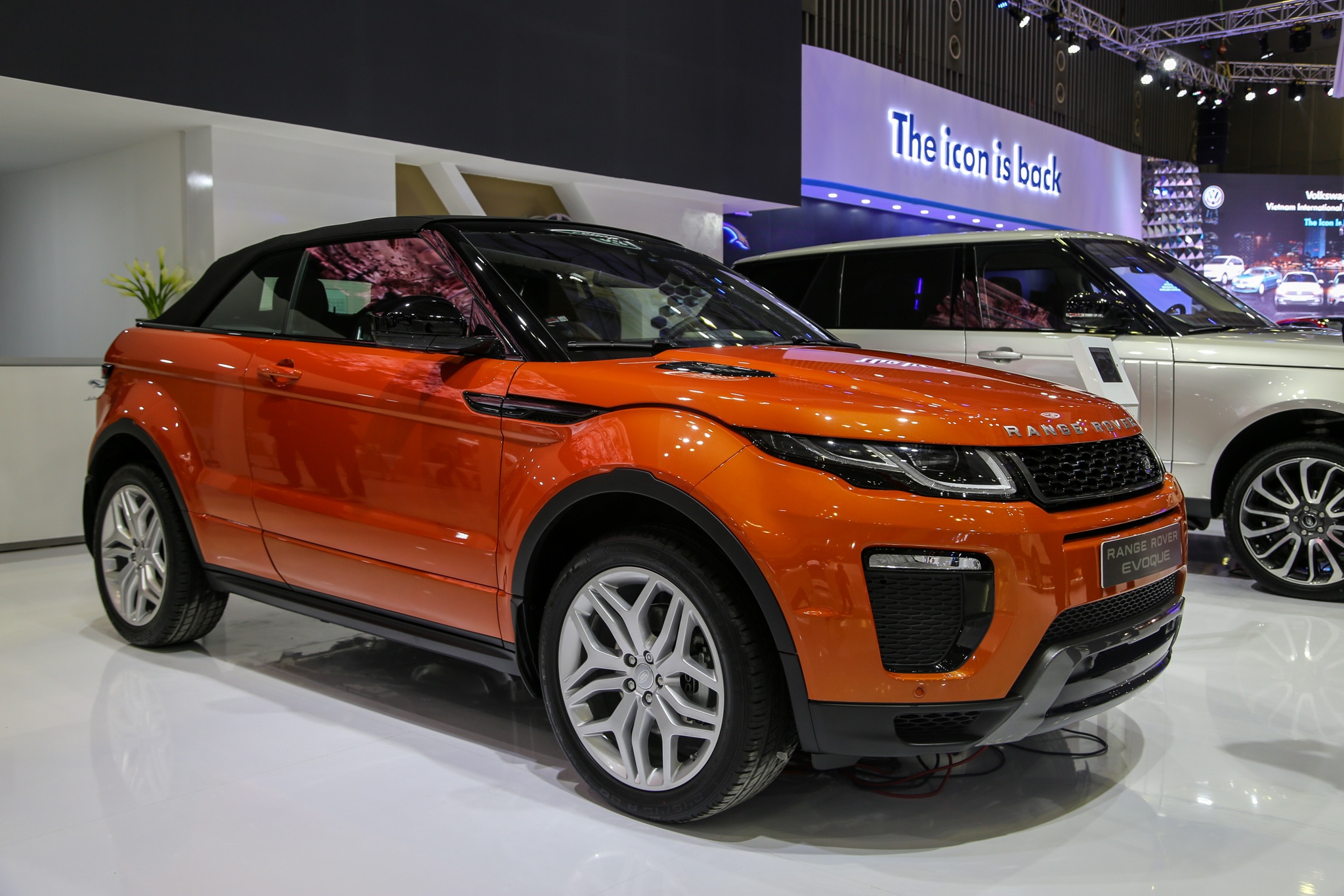 Range Rover Evoque mui tran gia tu 3,5 ty dong tai Viet Nam hinh anh
