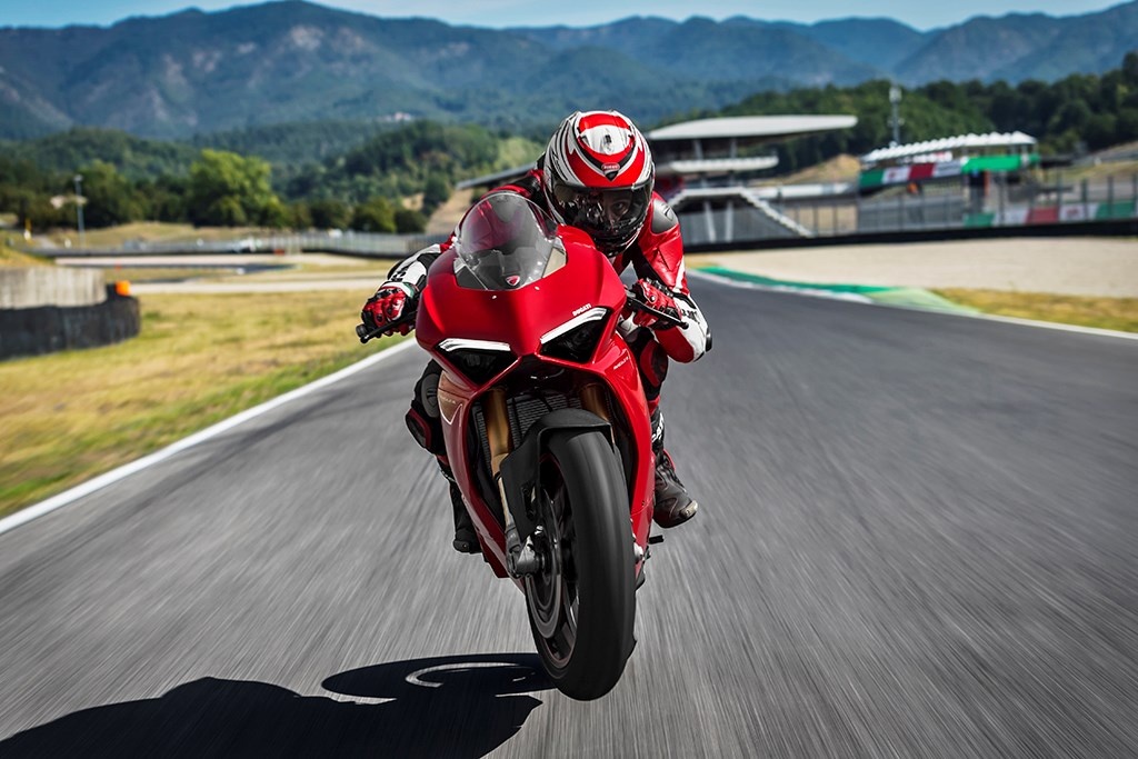 Ducati Panigale V4 anh 8