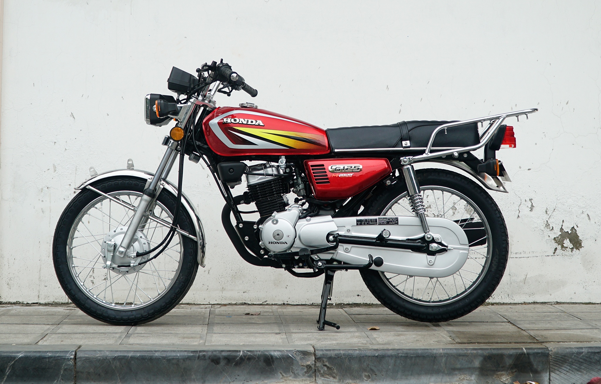 Honda CG125 anh 3