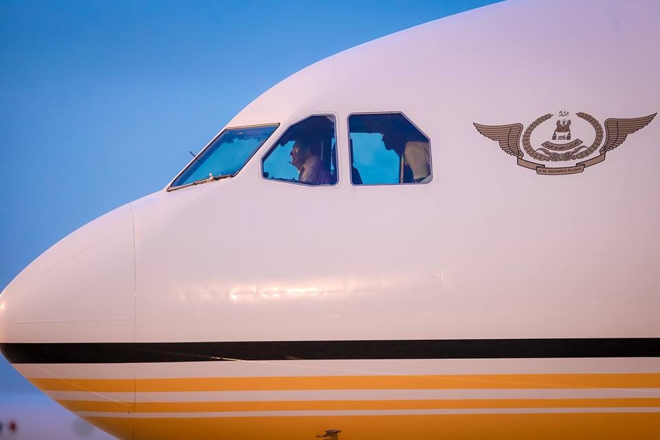 Airbus A340-212 cua Brunei anh 1