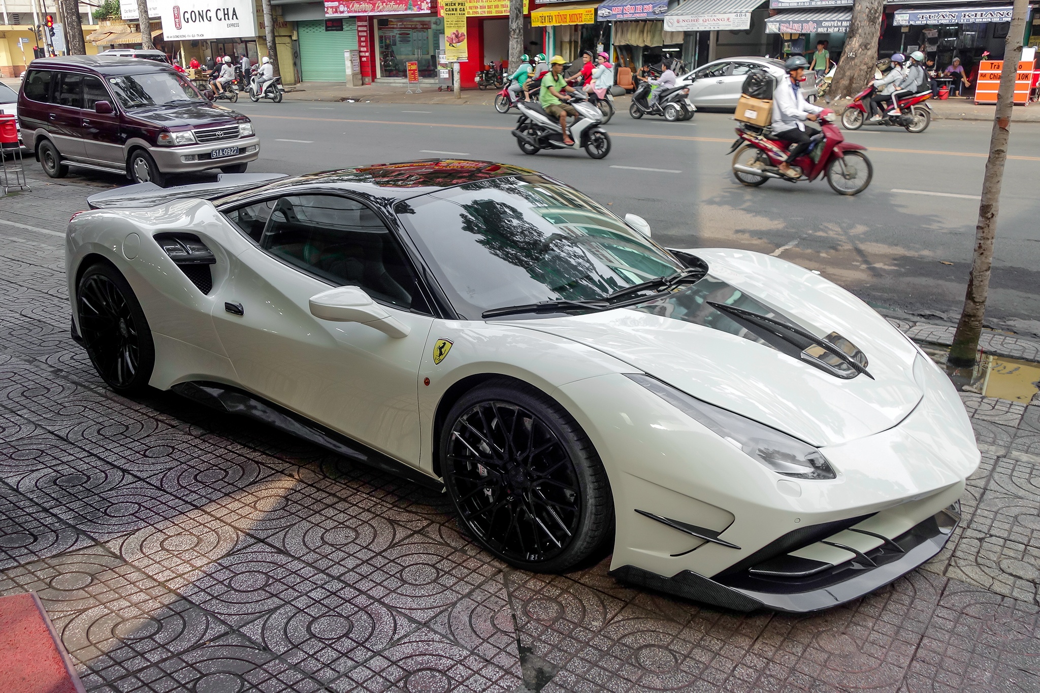 Ferrari 488 Misha Deisgn anh 1