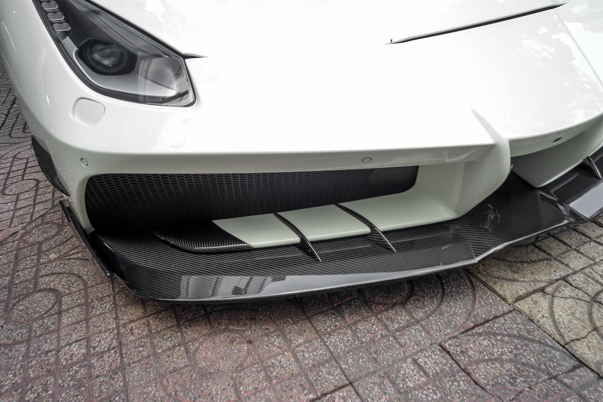 Ferrari 488 Misha Deisgn anh 3