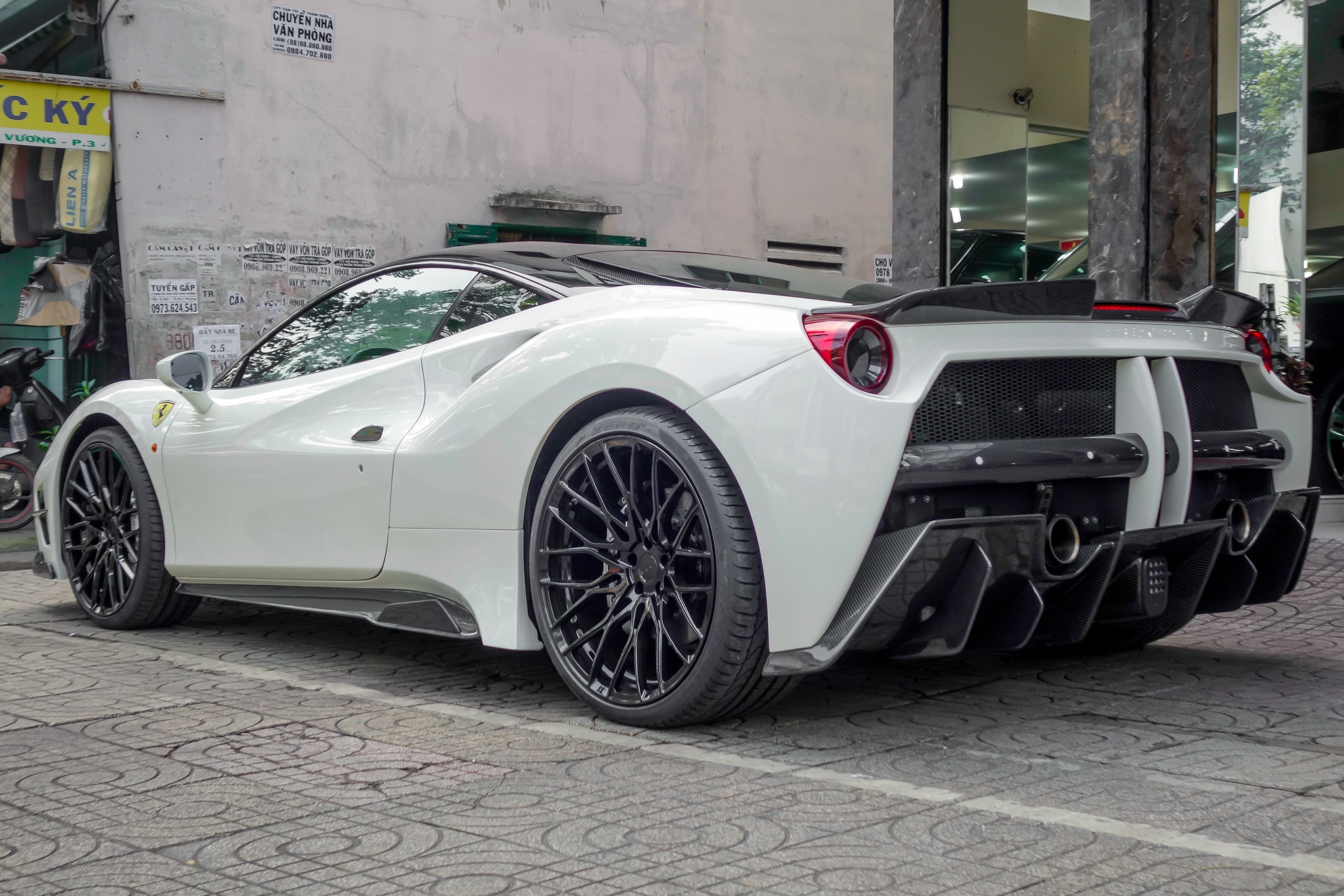 Ferrari 488 Misha Deisgn anh 6