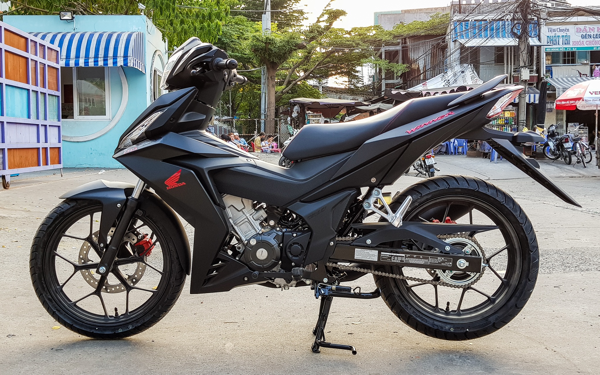 Chi tiet Honda Winner den mo vua ra mat tai Viet Nam hinh anh