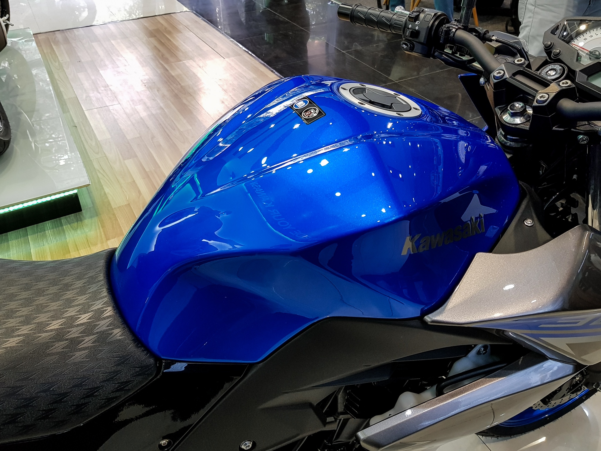 Kawasaki Z300 2018 ảnh 7 Kawasaki Z300 2018 anh 7