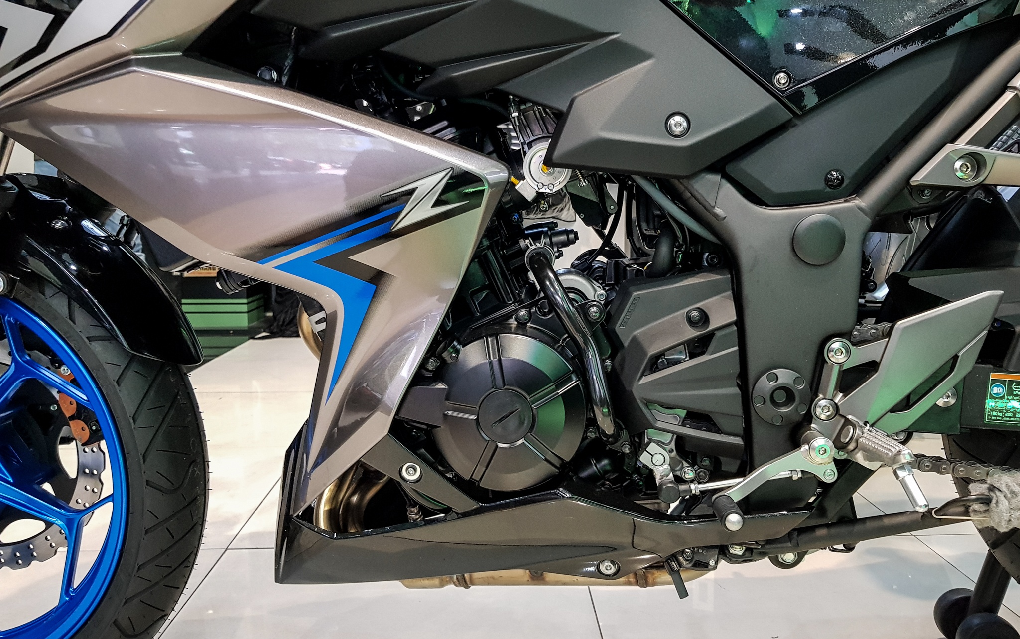 Kawasaki Z300 2018 ảnh 9 Kawasaki Z300 2018 anh 9