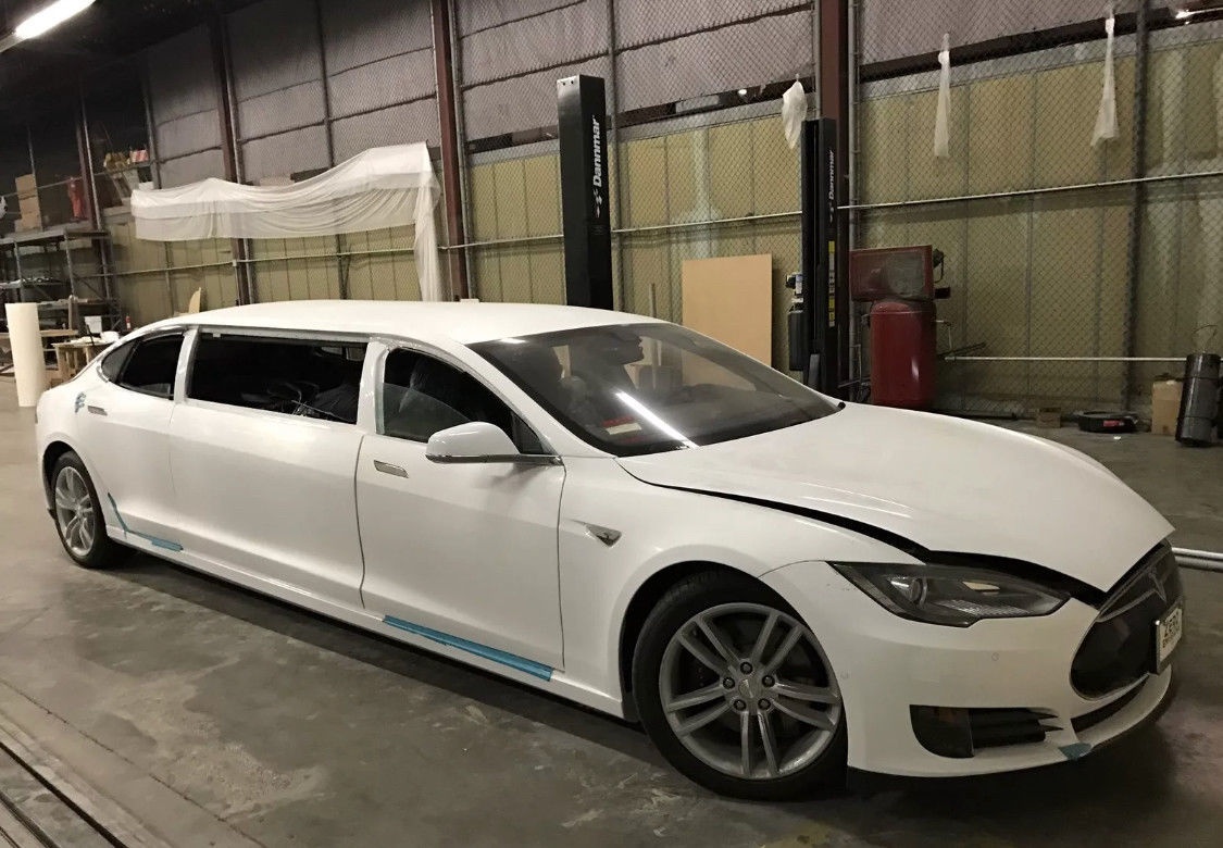 Tesla Model S do limousine dau tien tren the gioi hinh anh