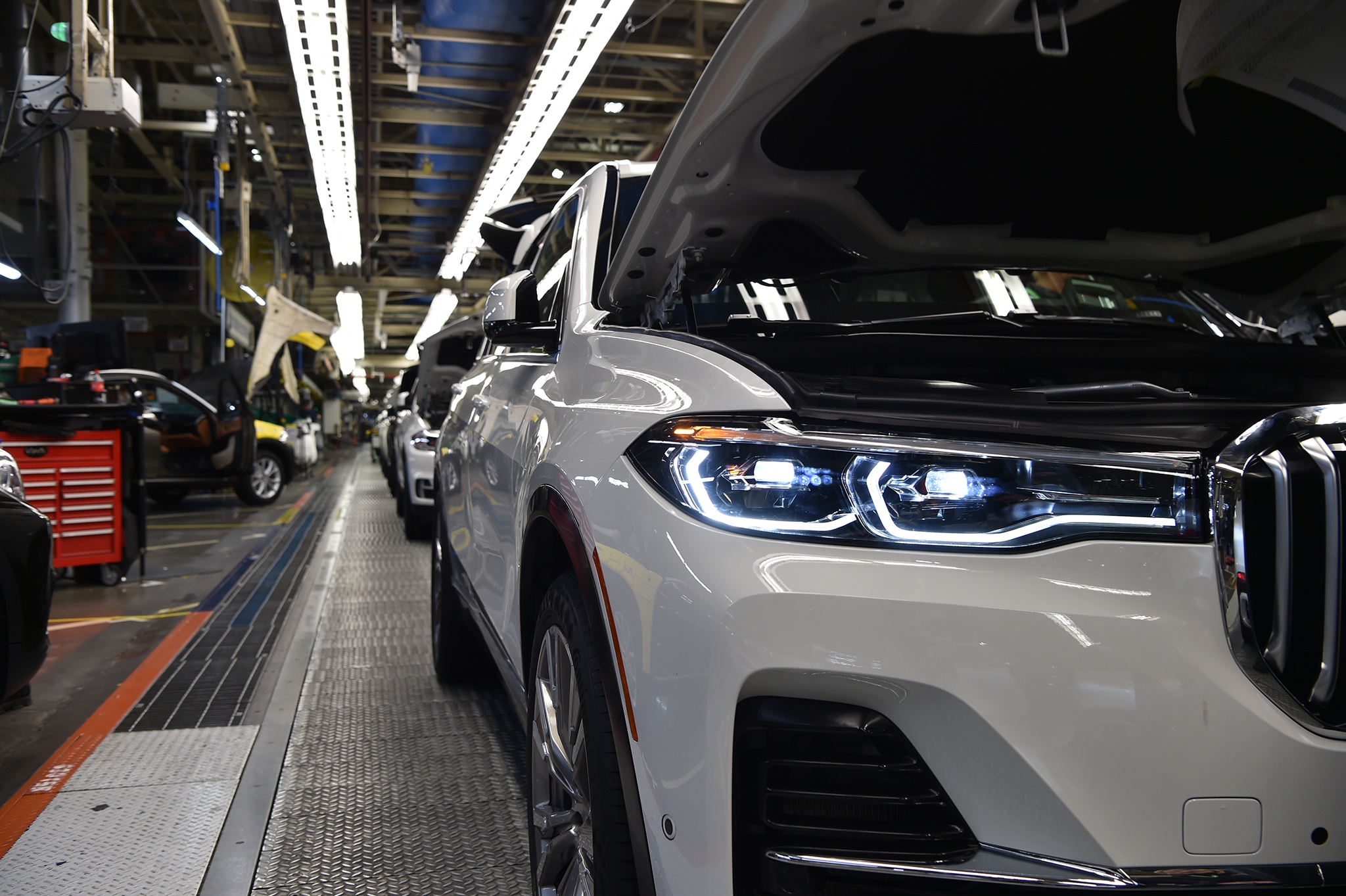 BMW X7 ban ra tu 2018, de doa Mercedes GLS hinh anh