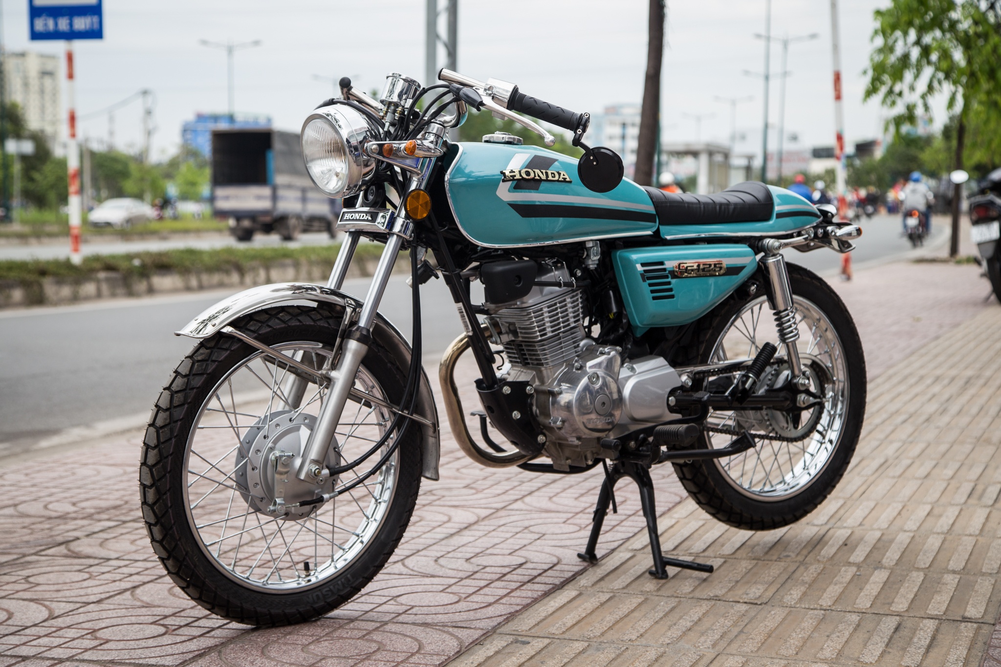 Honda CG125 Cafe racer anh 2