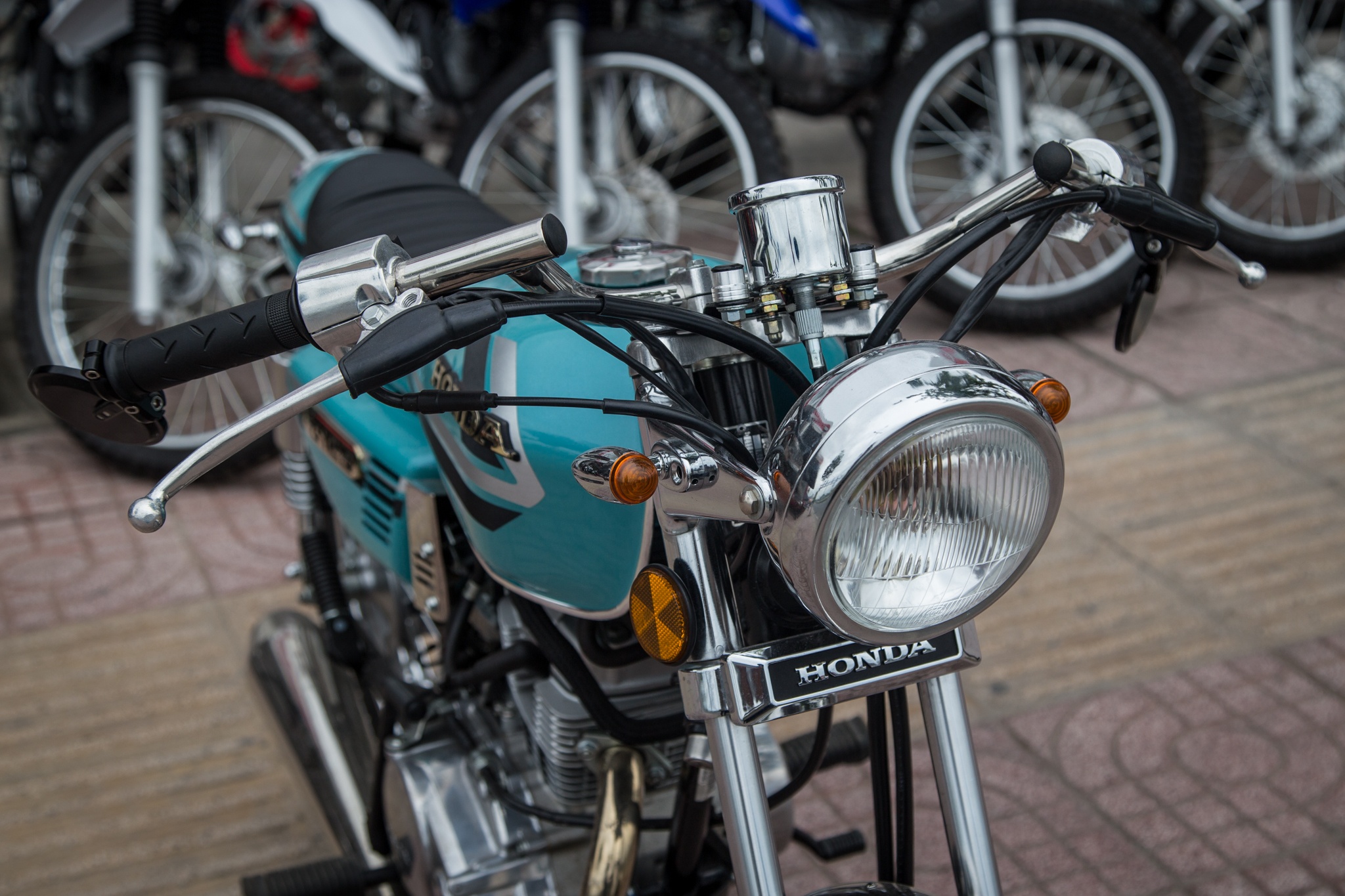 Honda CG125 Cafe racer anh 3
