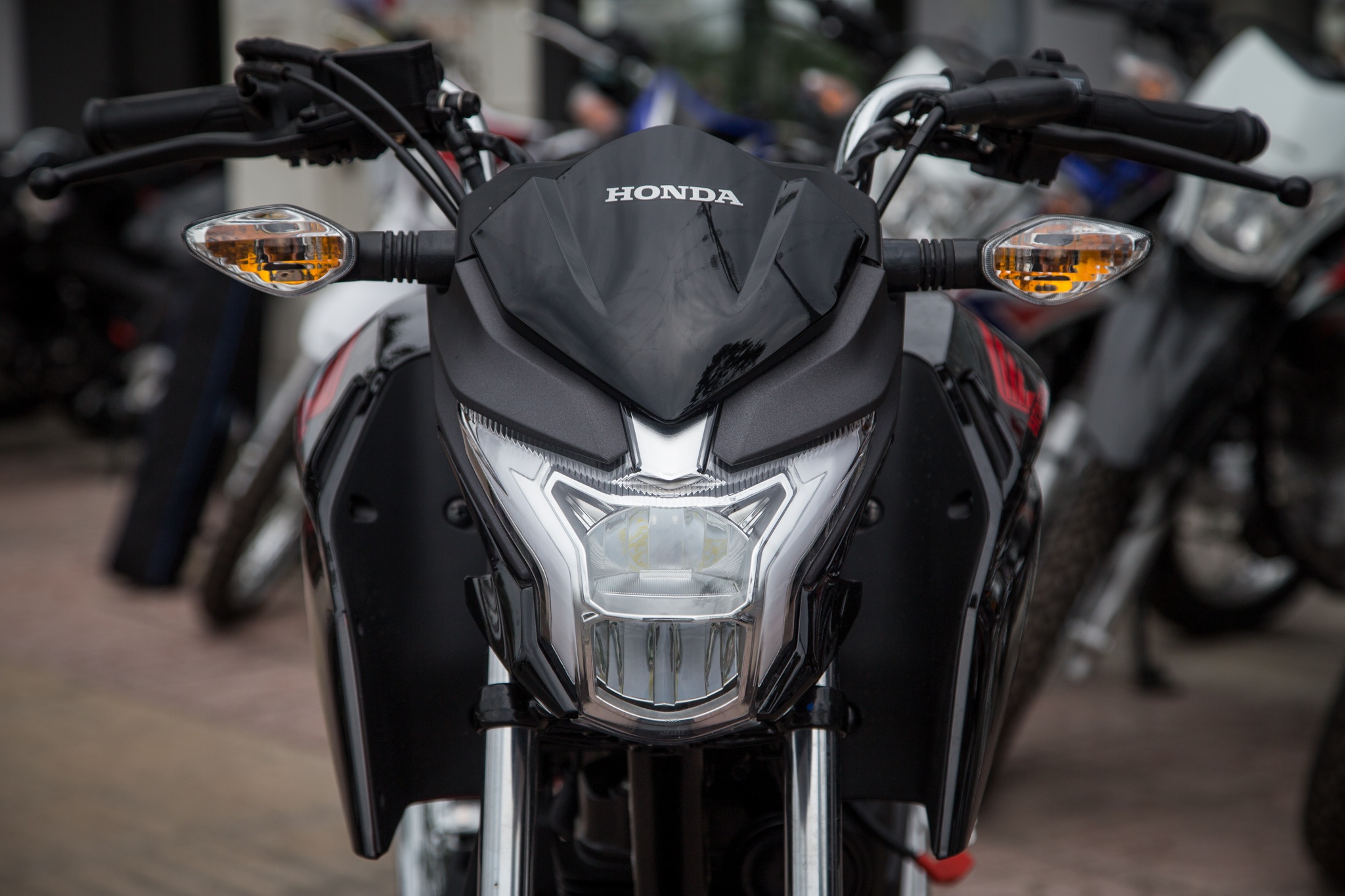 Honda CBF125R anh 2