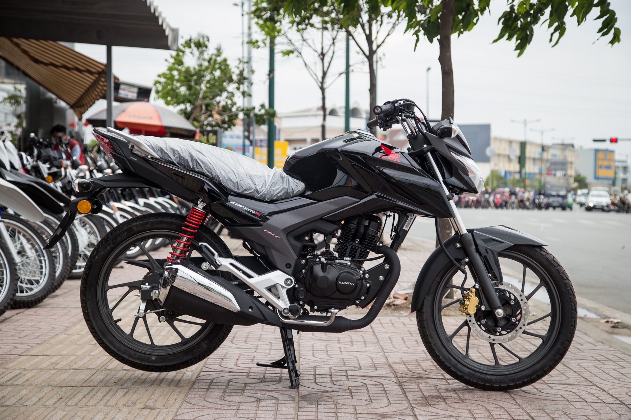 Honda CBF125R anh 3