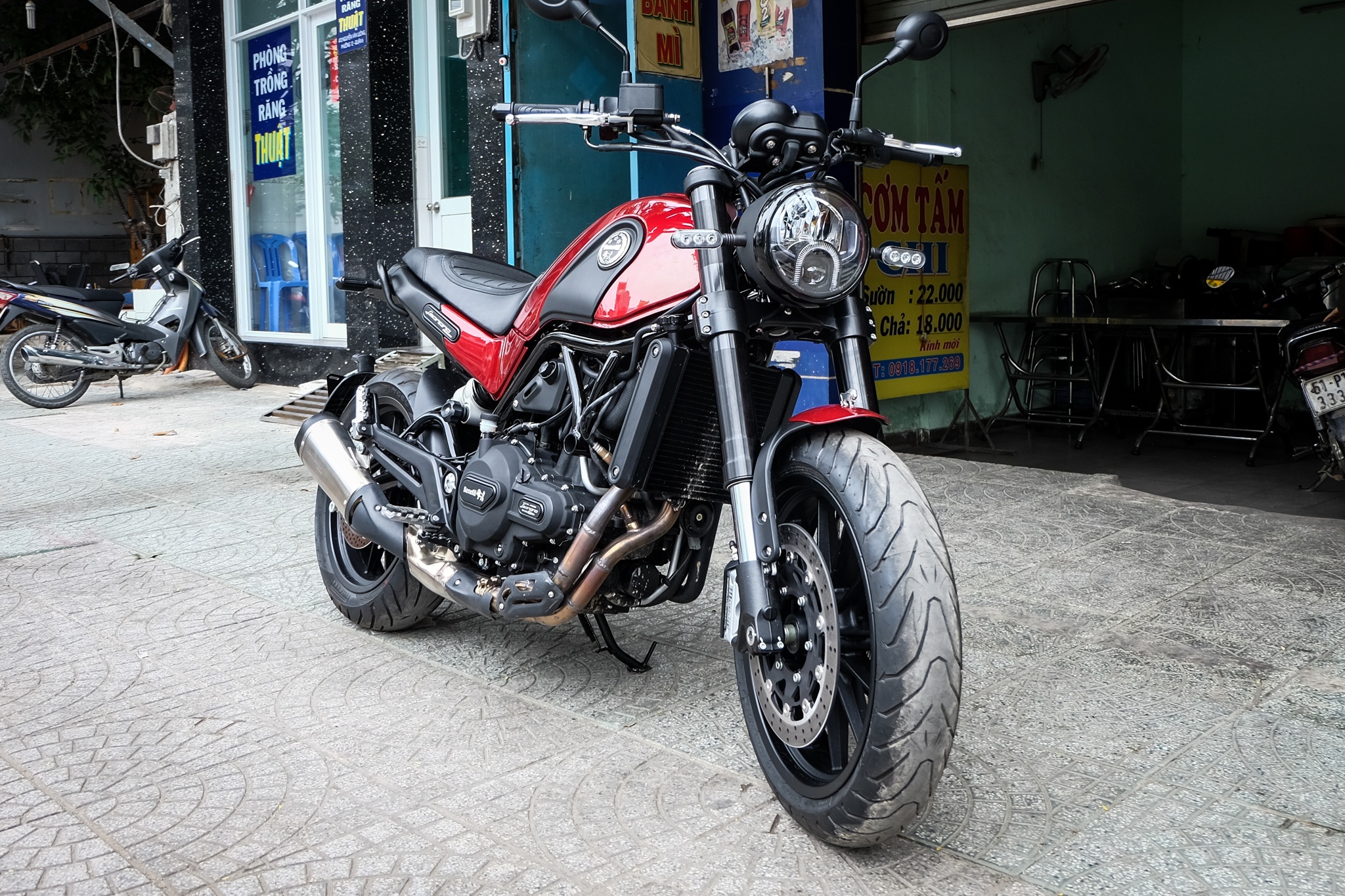 Benelli Leoncino ảnh 2 Benelli Leoncino anh 2