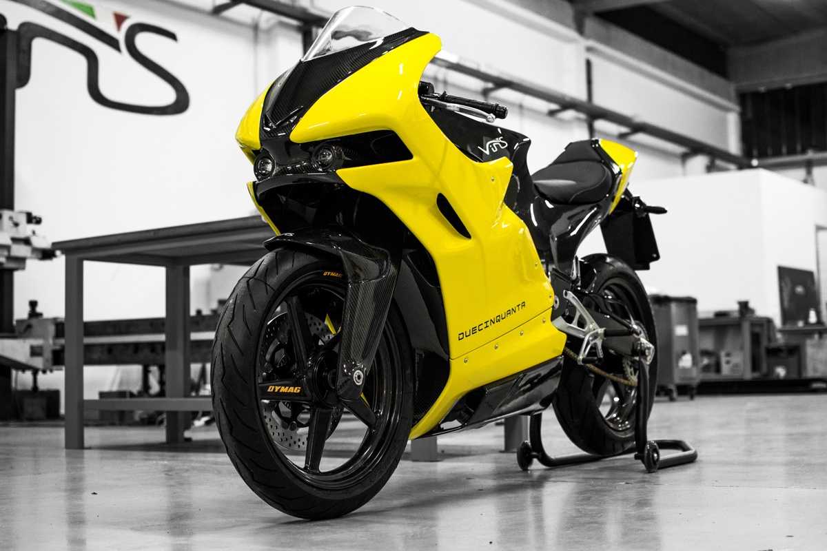 Vins Duecinquanta - moto 2 thi gia tu 48.000 USD hinh anh