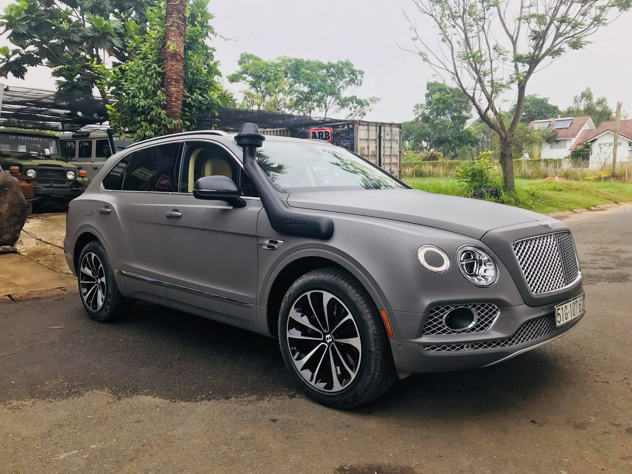 SUV hạng sang độ ống thở ảnh 1 SUV hang sang do ong tho anh 1