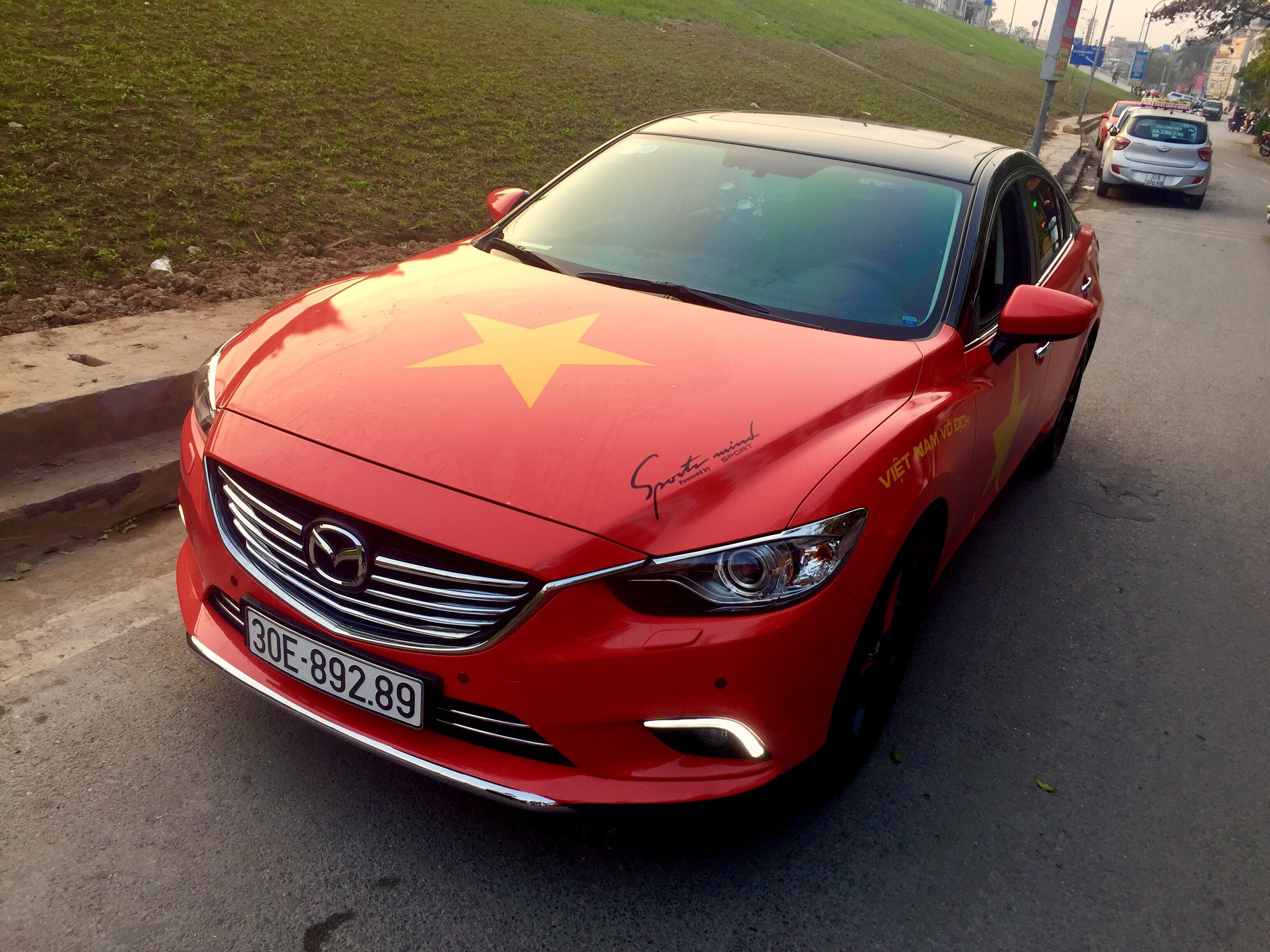 Dan decal co vu U23 Viet Nam: Tho khong dam nhan them xe hinh anh