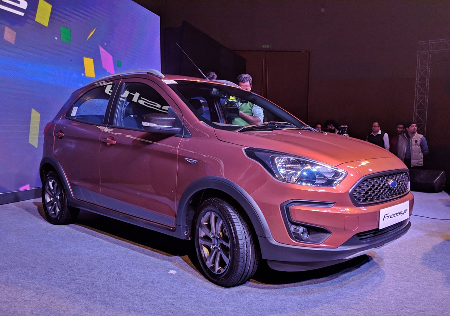 Ford Freestyle 2019 ra mat: Doi thu Hyundai i20 Active hinh anh
