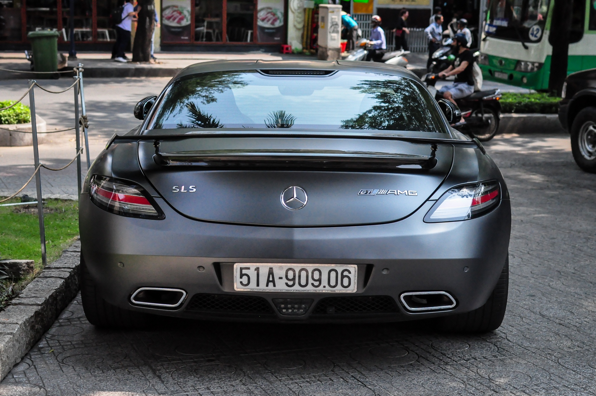 Mercedes-Benz SLS AMG anh 6