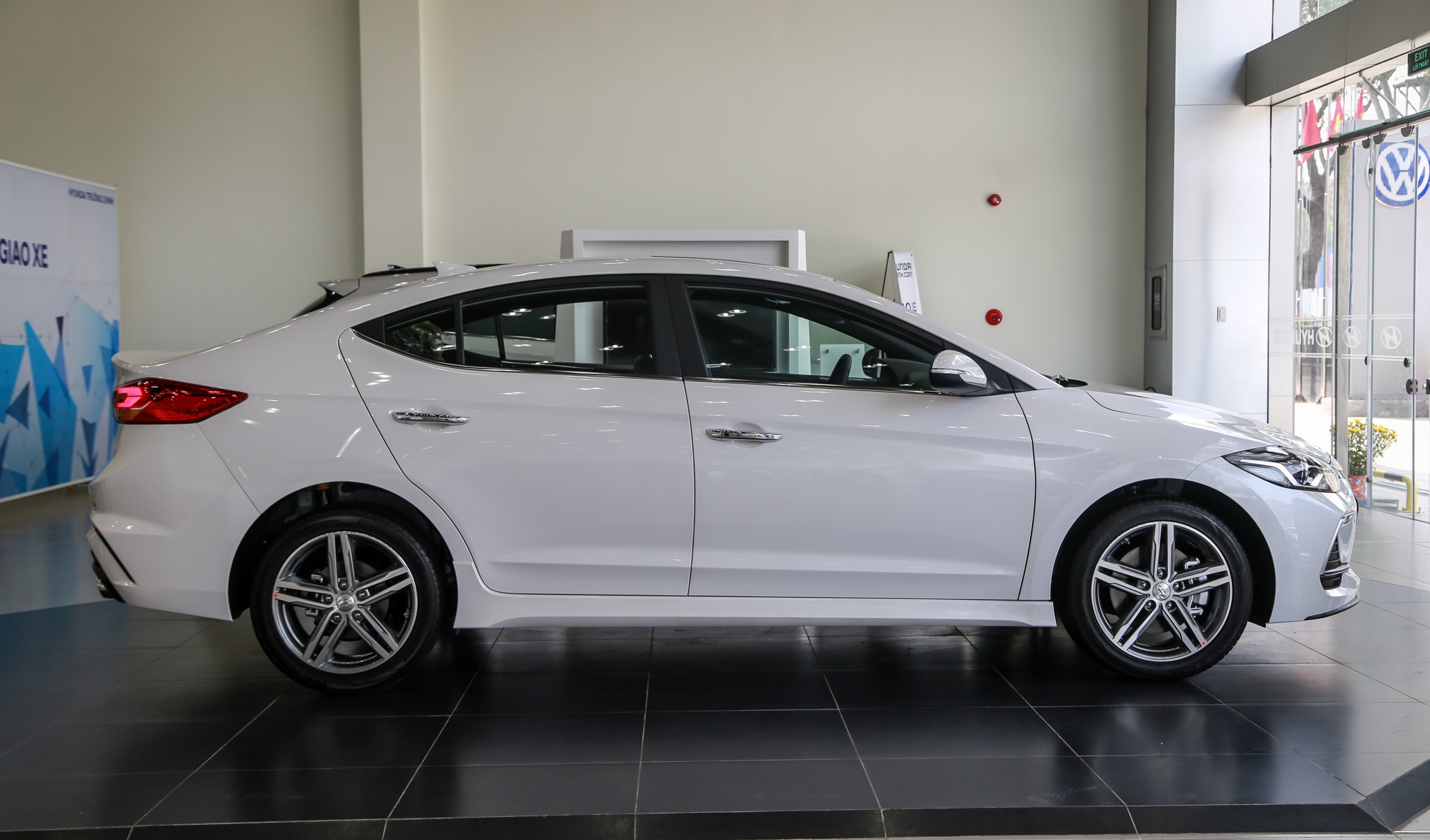 anh Hyundai Elantra Sport anh 3