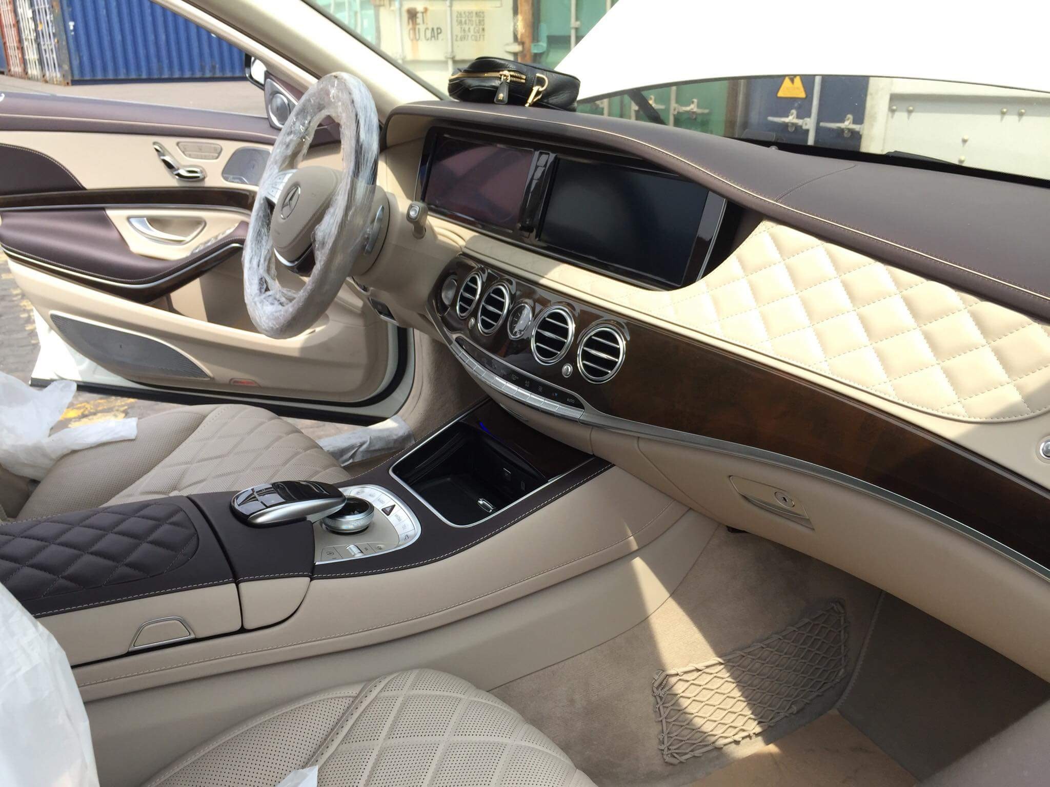 xe hang sang Mercedes-Maybach S600 Pullman anh 4