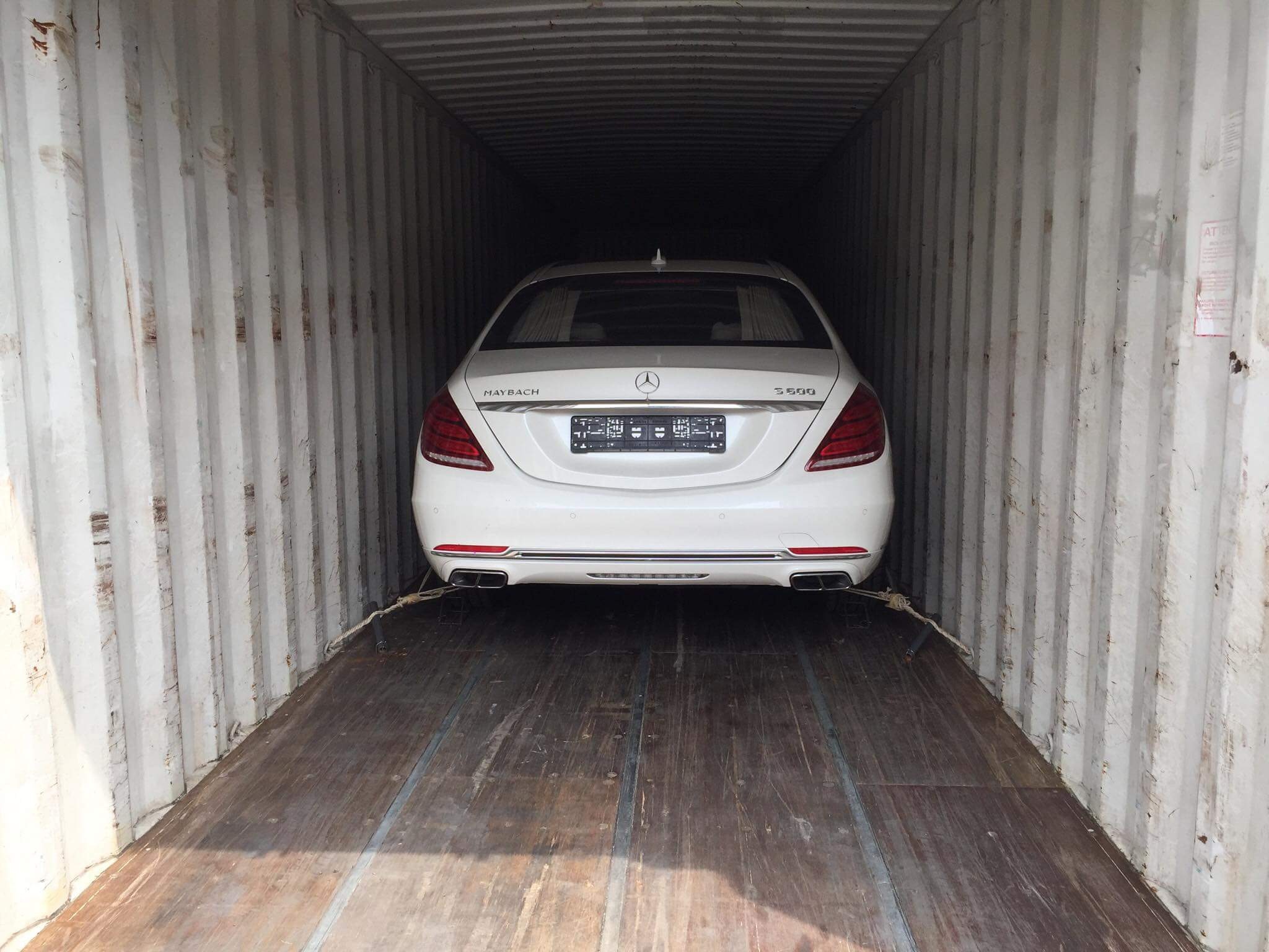 xe hang sang Mercedes-Maybach S600 Pullman anh 3