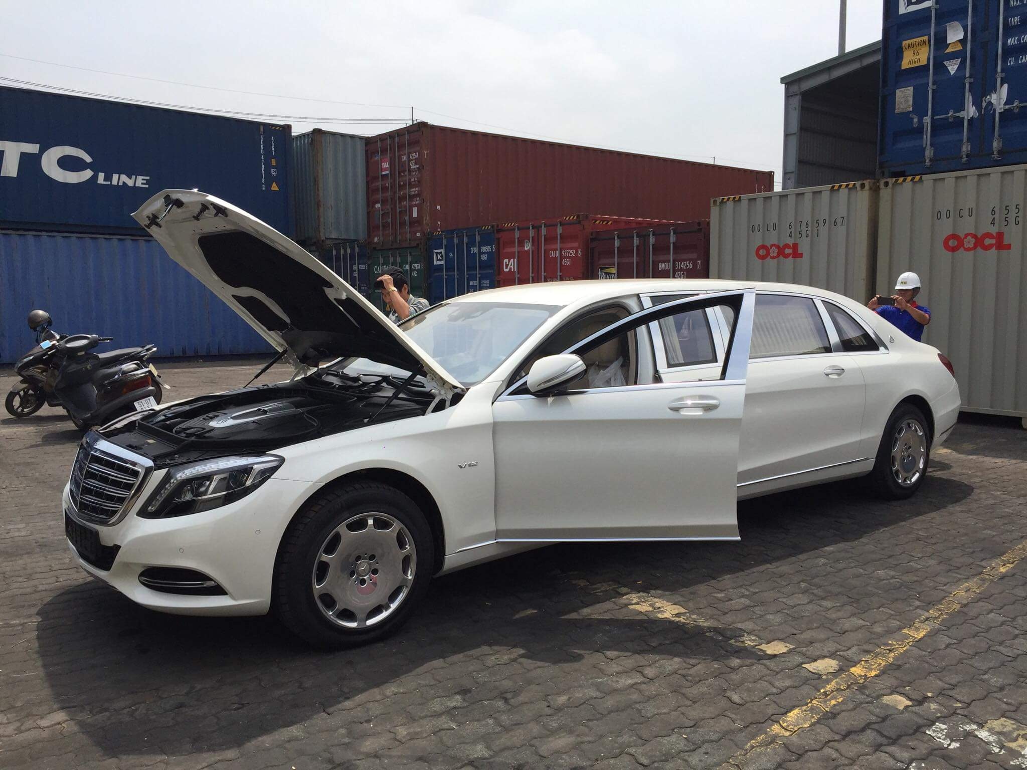 xe hang sang Mercedes-Maybach S600 Pullman anh 2