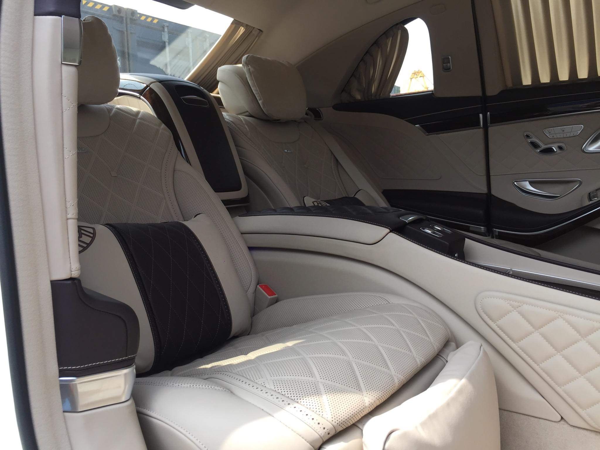 xe hang sang Mercedes-Maybach S600 Pullman anh 5