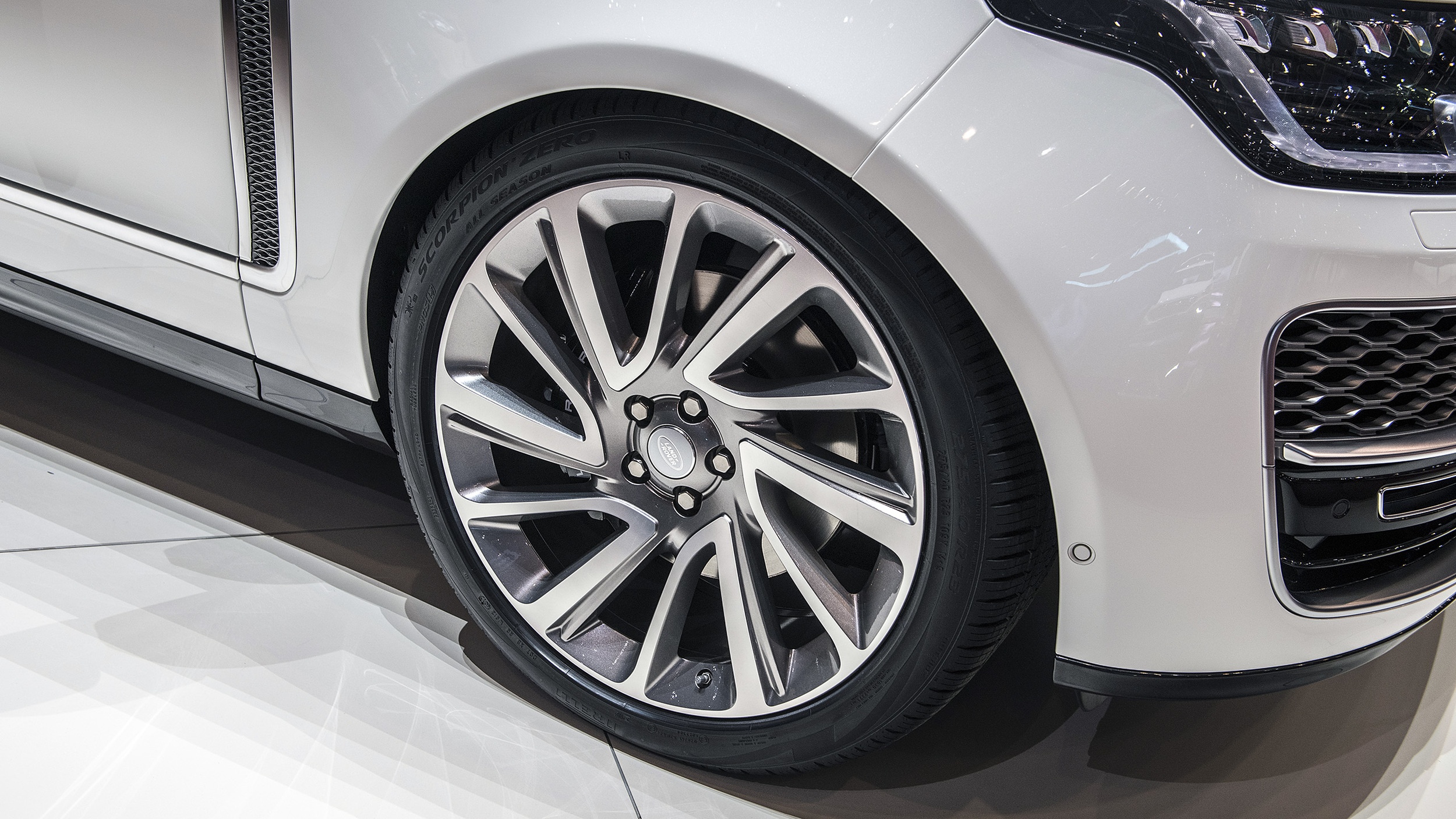 Range Rover SV Coupe 2 cua anh 5