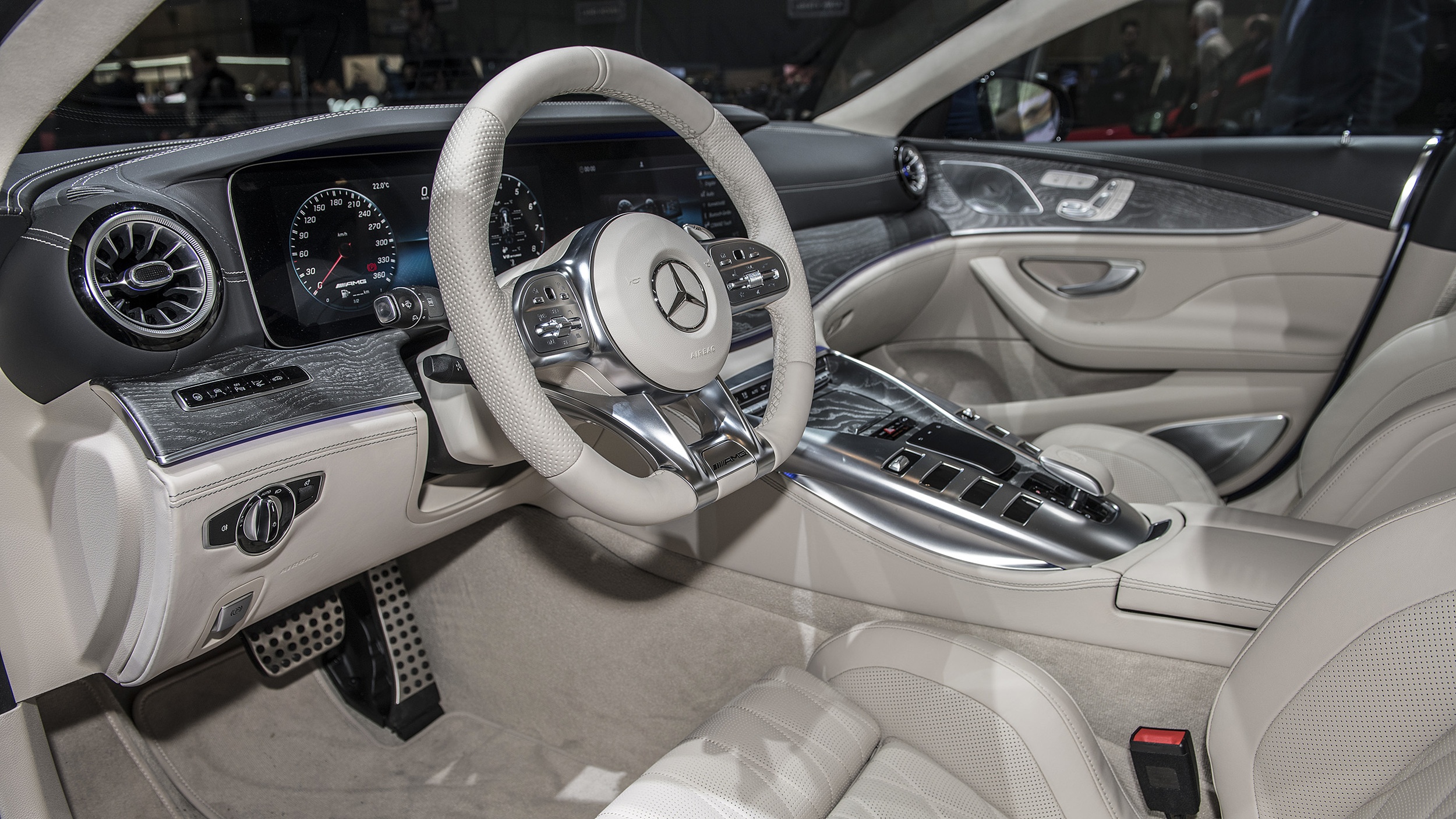 Mercedes-Benz ra mắt AMG GT 4 cửa ảnh 8 Mercedes-Benz ra mat AMG GT 4 cua anh 8