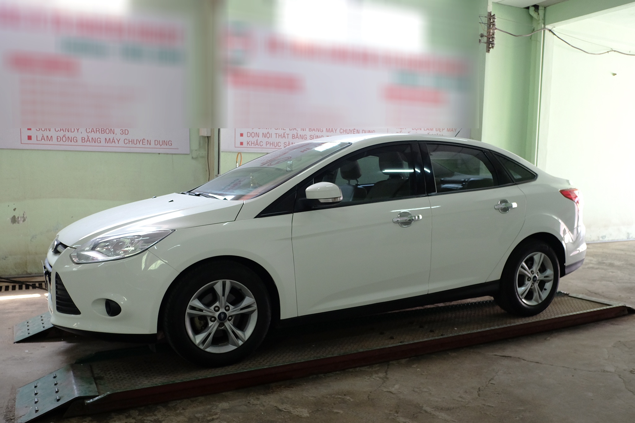 Khach kien Ford Viet Nam: 5 lan di bao hanh khong het loi hinh anh