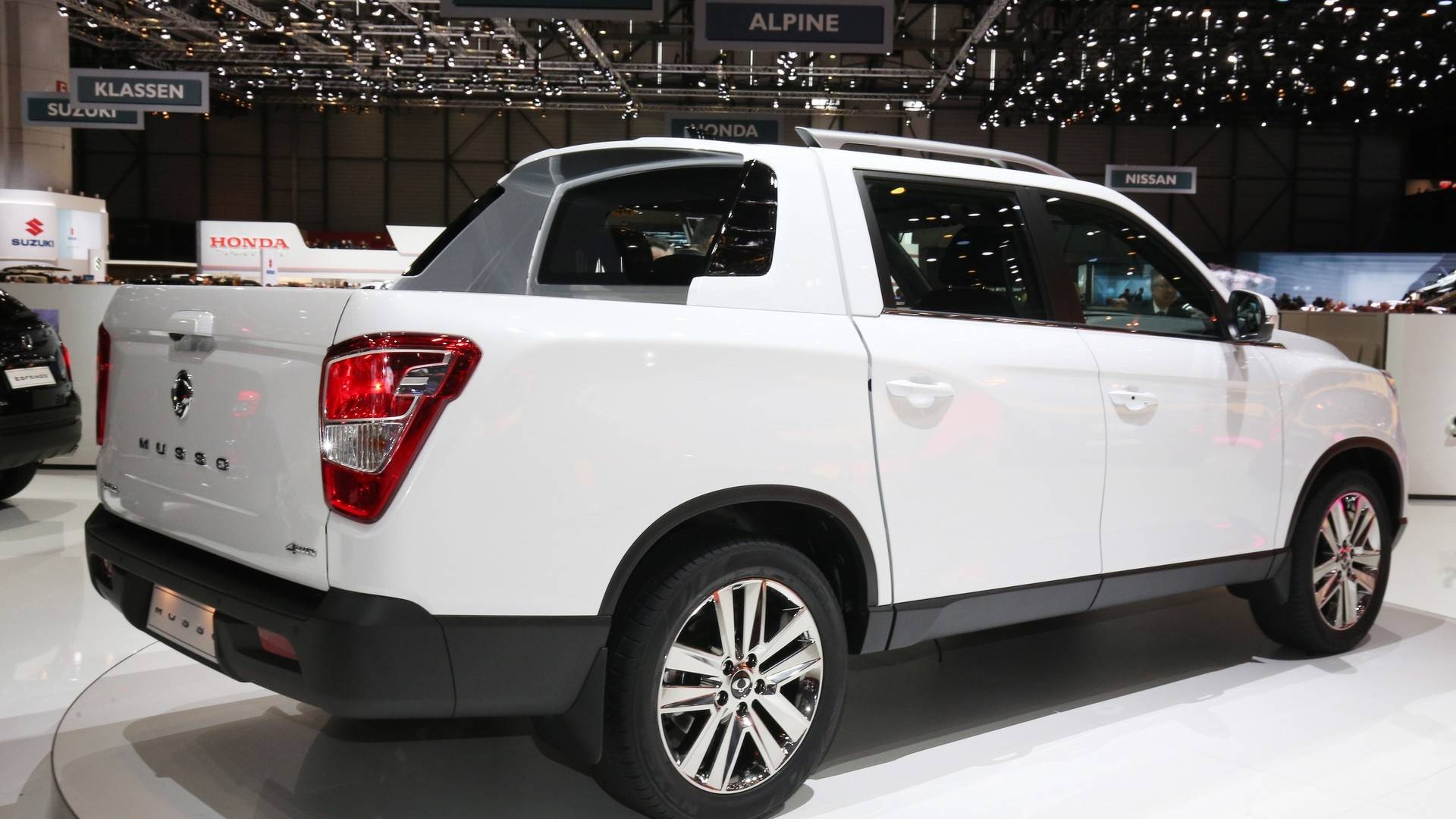 Xe ban tai SsangYong Musso anh 4