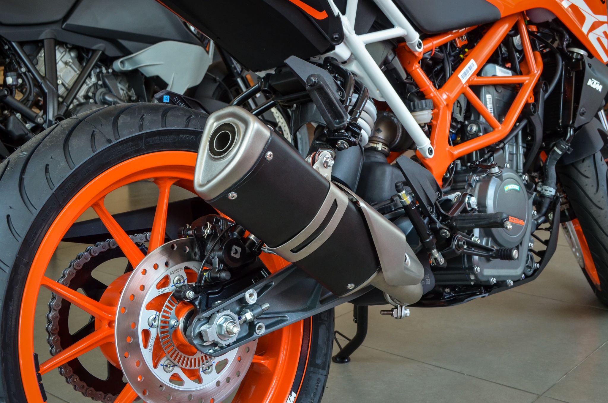 moto KTM 390 Duke 2018 anh 7