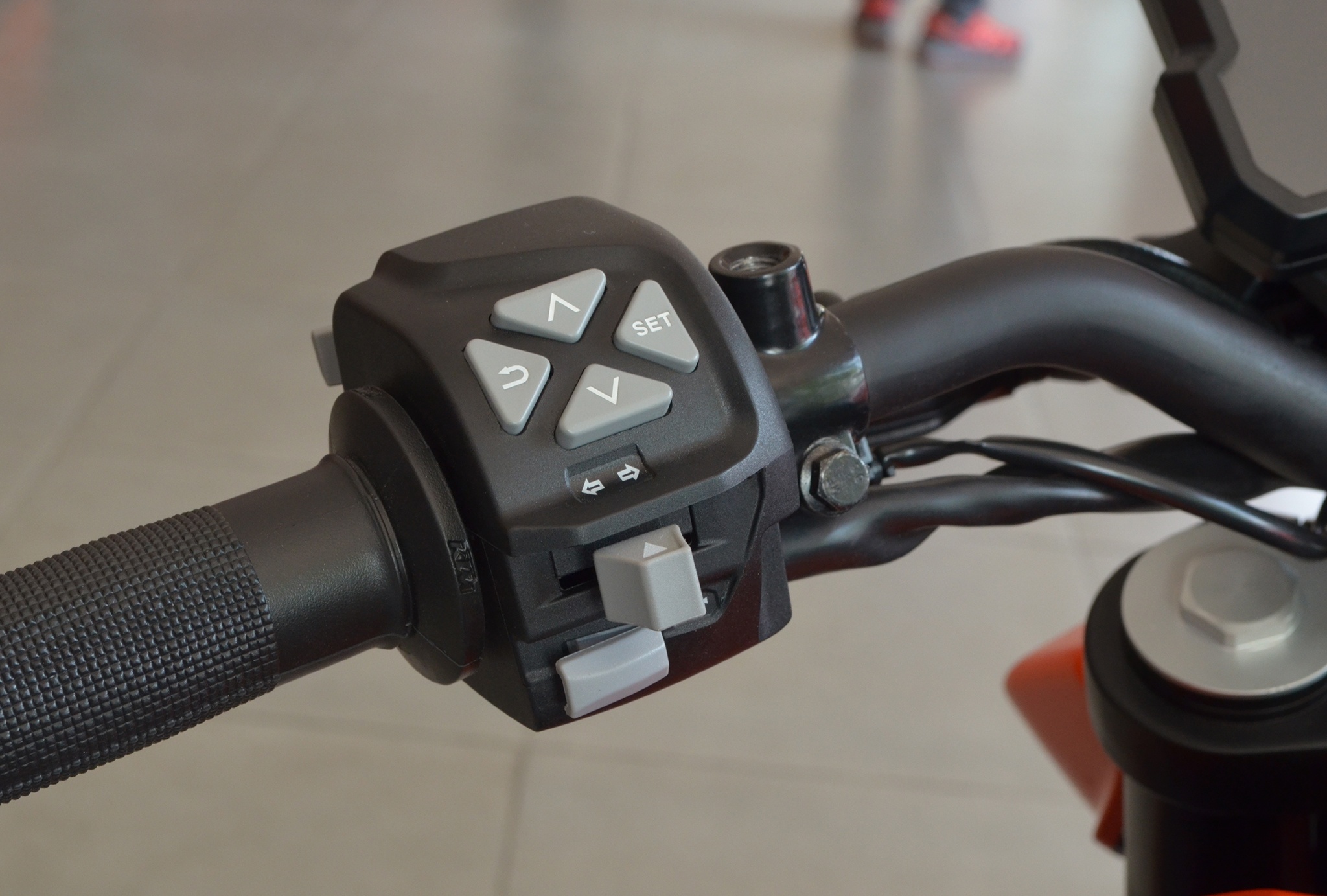 moto KTM 390 Duke 2018 anh 5