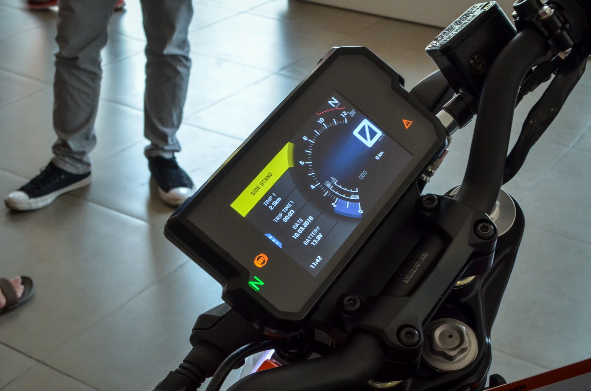 moto KTM 390 Duke 2018 anh 4