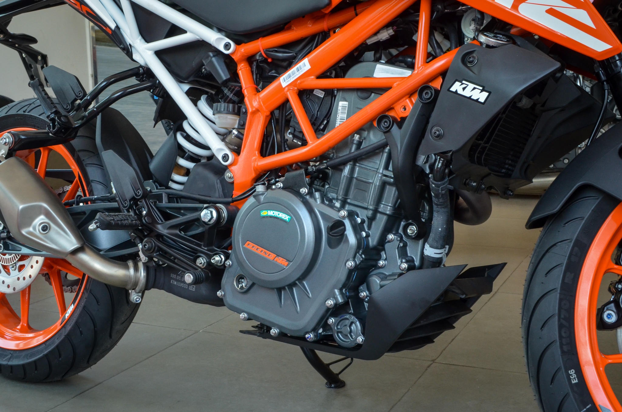 moto KTM 390 Duke 2018 anh 9