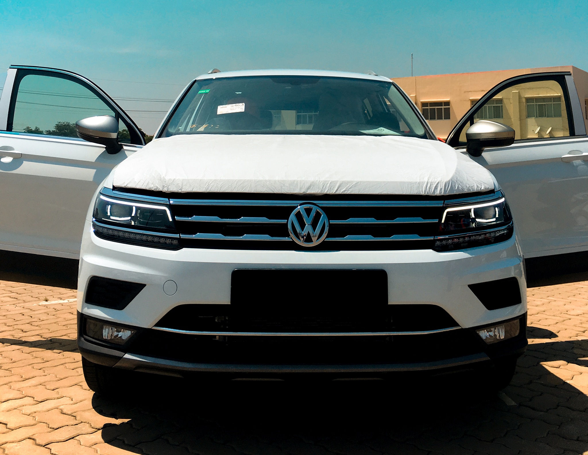 Lo hang Volkswagen Tiguan 7 cho ve Viet Nam, gia 1,7 ty dong hinh anh
