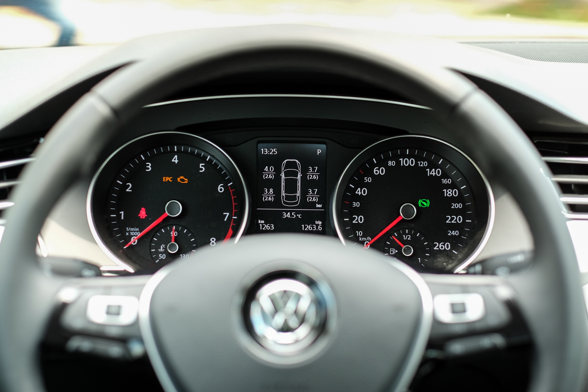 Danh gia Volkswagen Passat BlueMotion anh 5