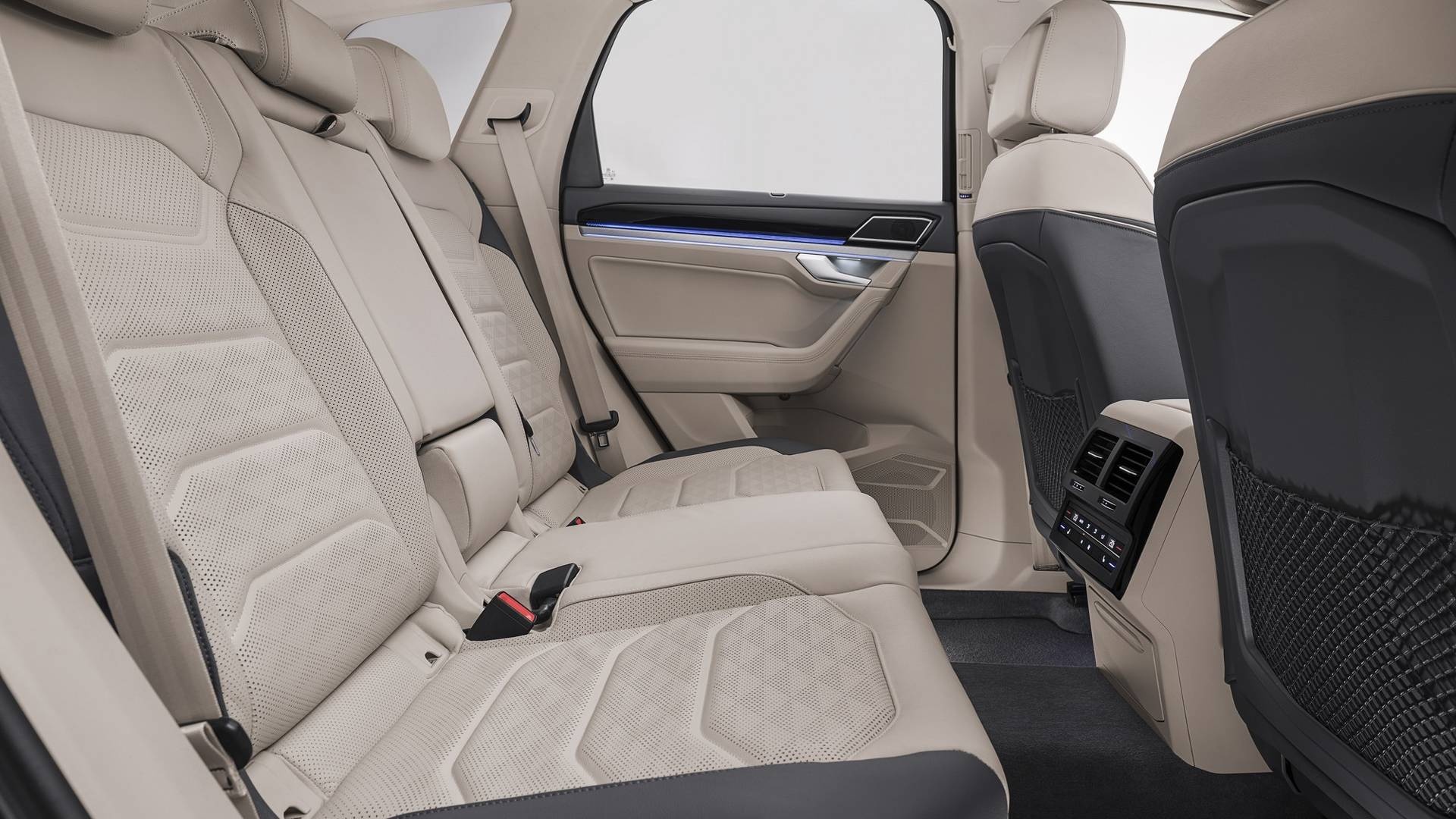 Volkswagen ra mắt Touareg 2019 ảnh 12 Volkswagen ra mat Touareg 2019 anh 12