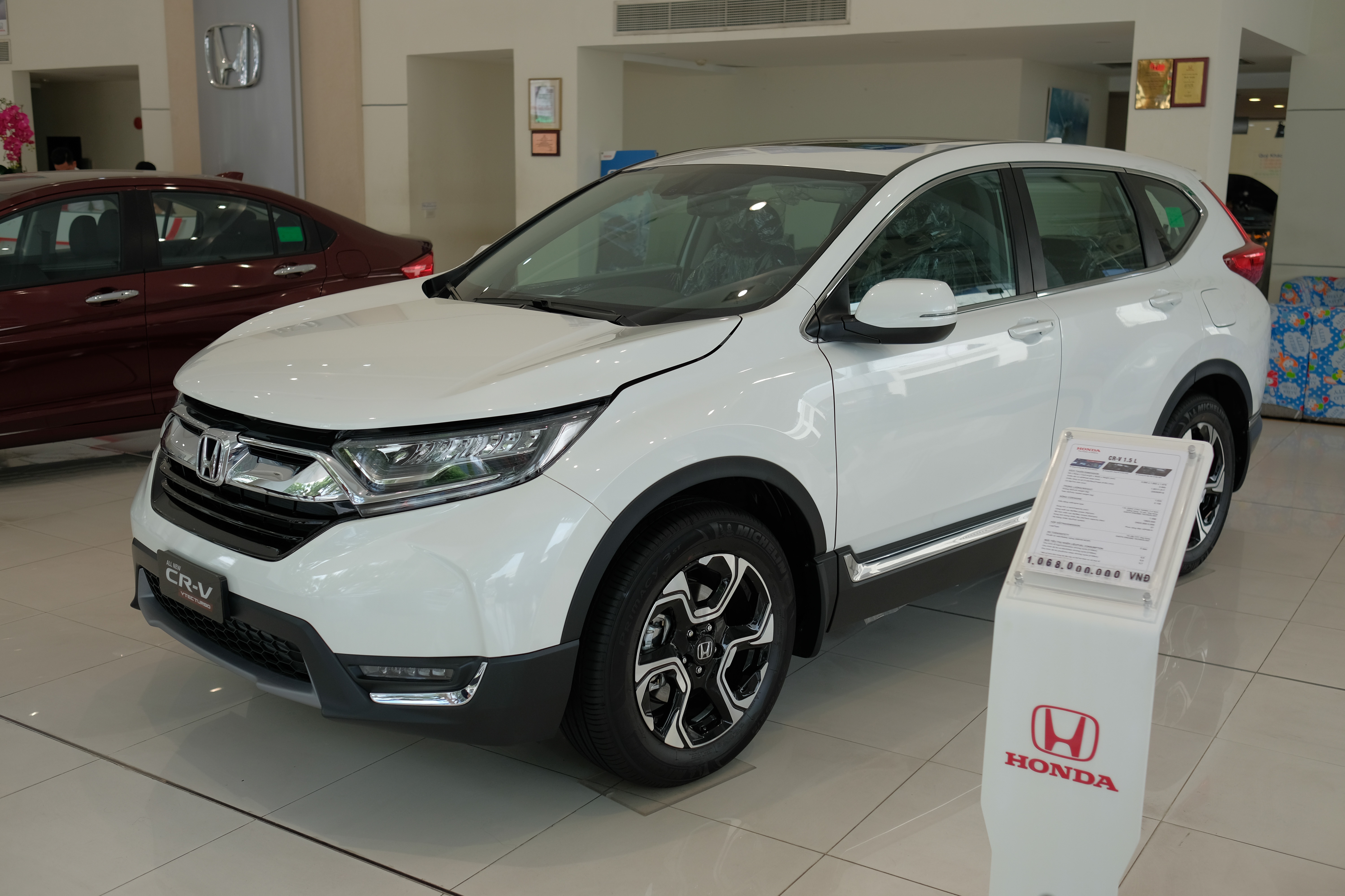 Honda CR-V huong thue nhap khau 0% ve dai ly, giao xe som 1 thang hinh anh