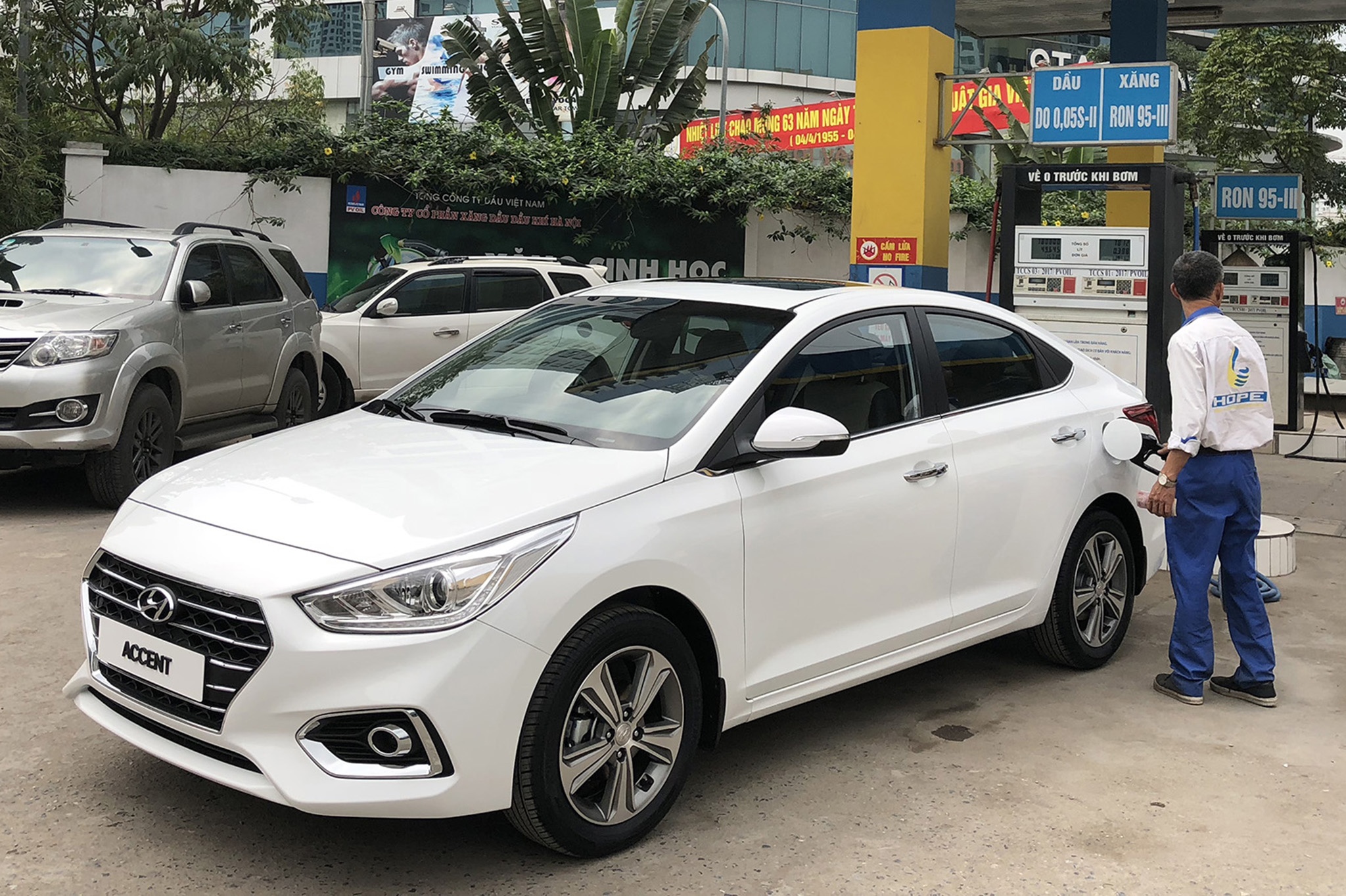 Hyundai Accent 2018 xuat hien tren duong pho Ha Noi hinh anh
