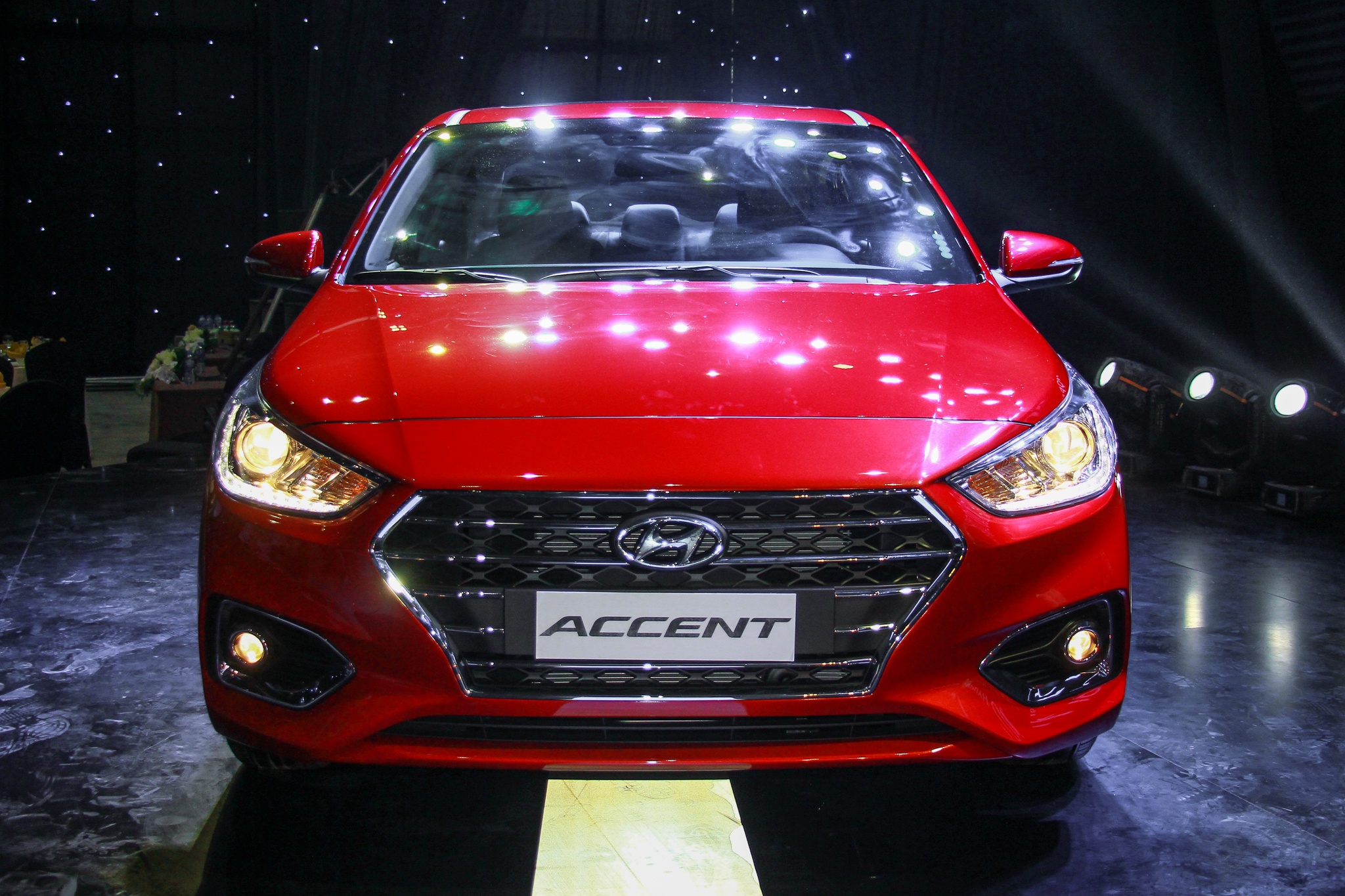 Anh chi tiet Hyundai Accent 2018 anh 2