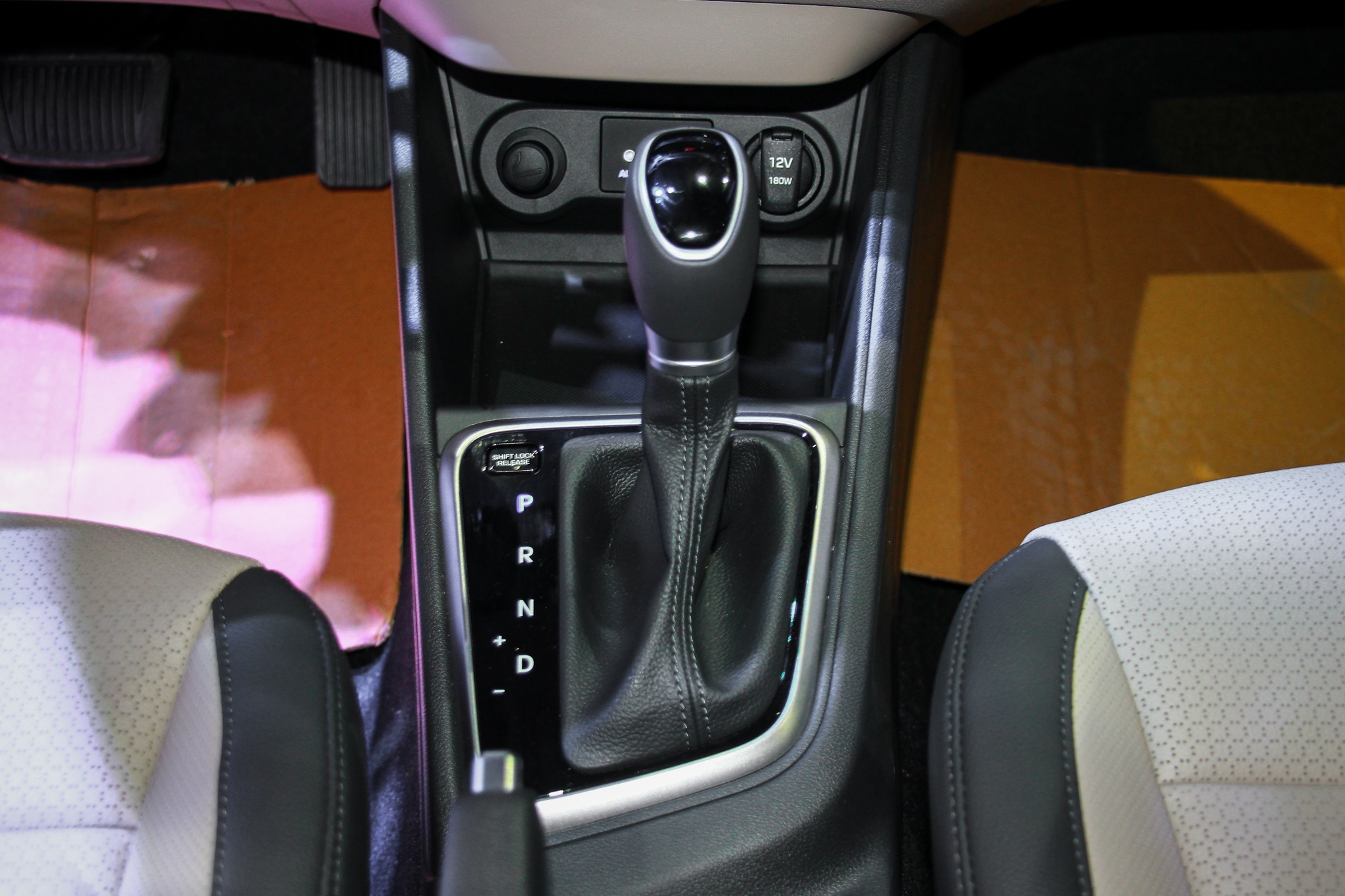 Anh chi tiet Hyundai Accent 2018 anh 10