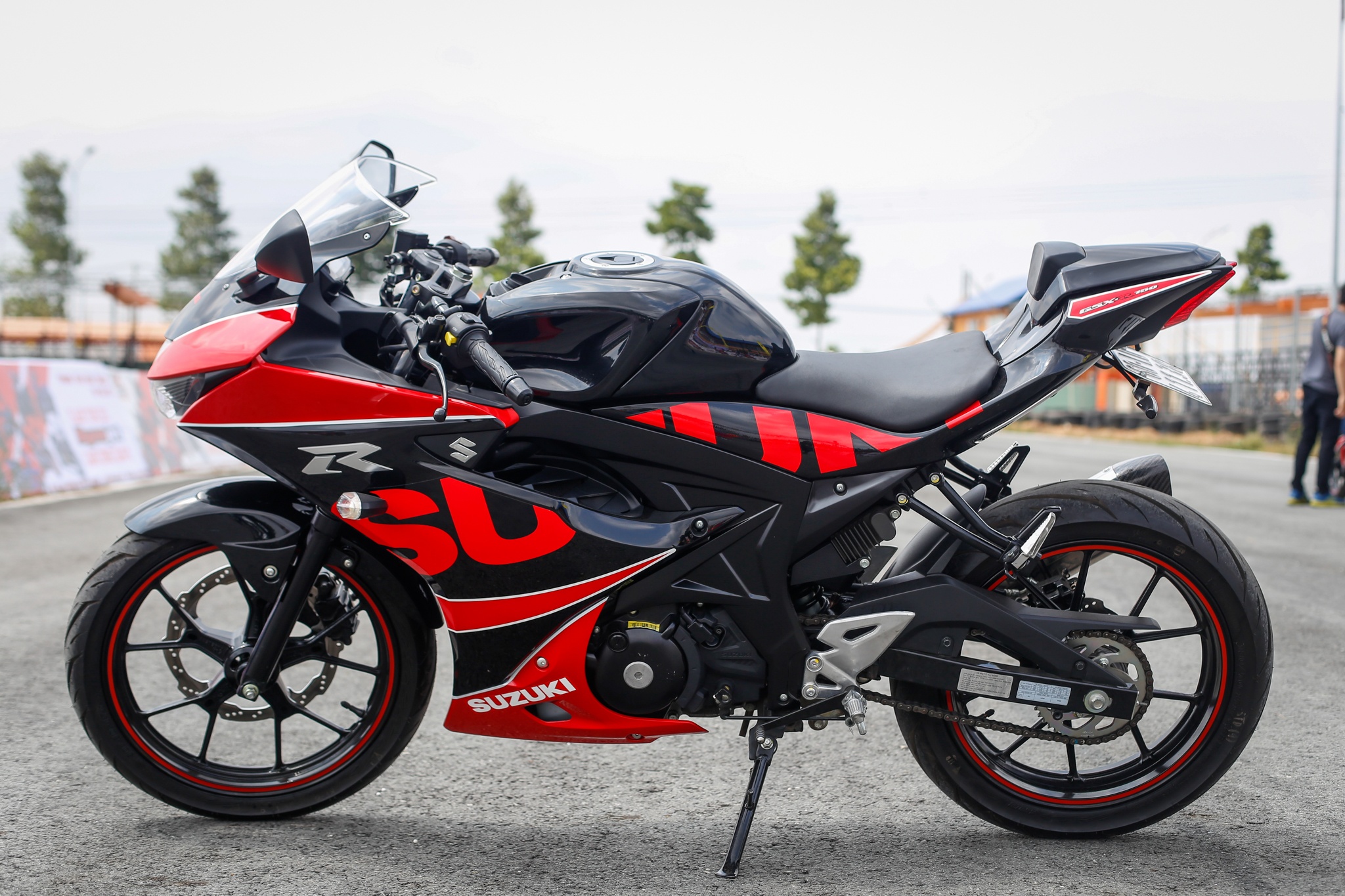 Suzuki GSX-R150 Special Edition gia 89 trieu dong tai Viet Nam hinh anh